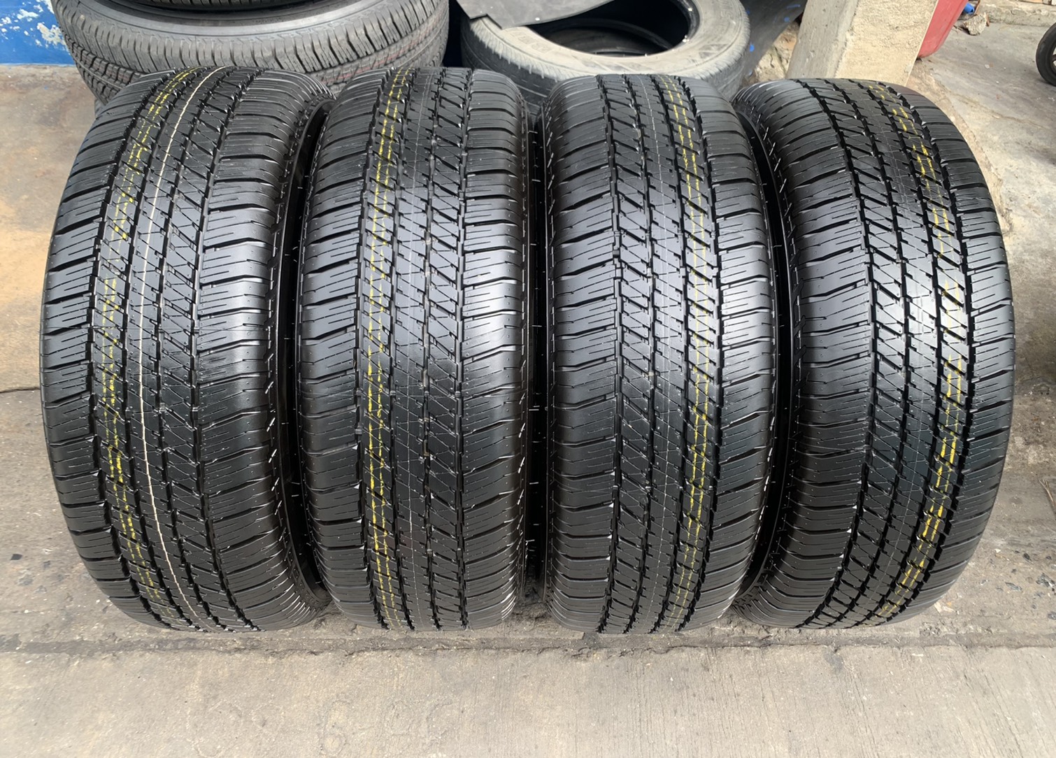 ล้อแม็กป้ายแดง Toyota Revo รุ่นใหม่ล่าสุด ขอบ 18 ดำหน้าเงา พร้อมยางป้ายแดง 265-60-18 Bridgestone ปี 21 สวยกริ๊บ ล้อแม็กป้ายแดง Toyota Revo รุ่นใหม่ล่าสุด ขอบ 18 ดำหน้าเงา พร้อมยางป้ายแดง 265-60-18 Bridgestone ปี 21 สวยกริ๊บ