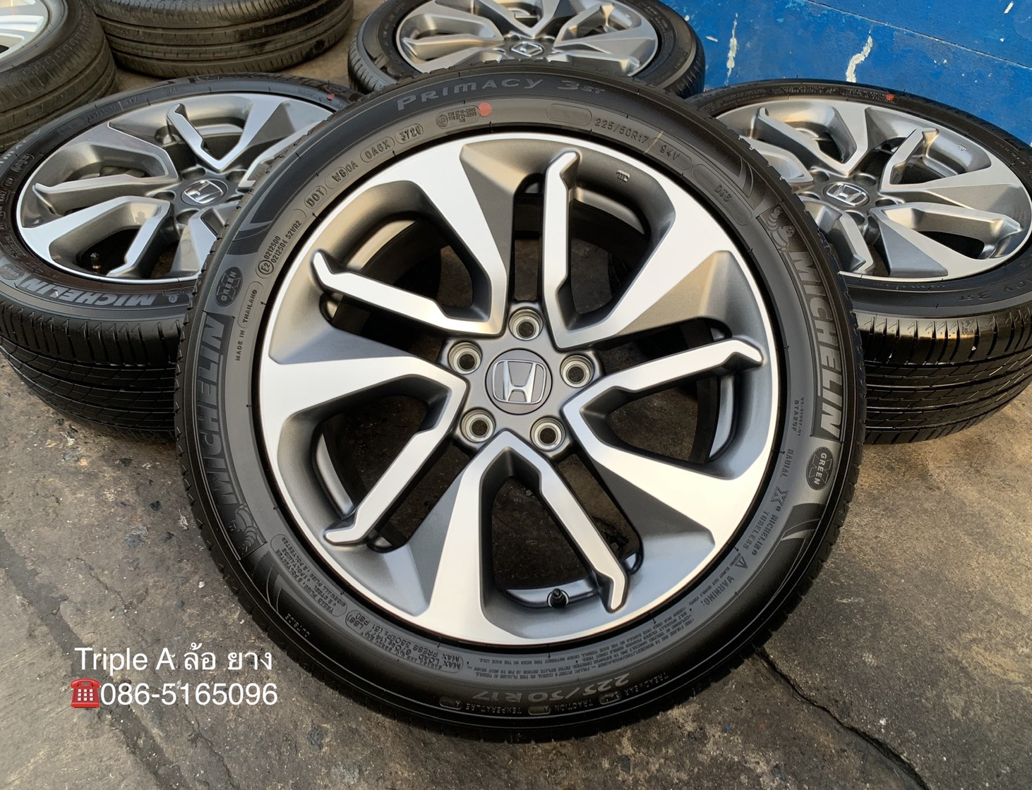 ล้อแม็กป้ายแดง Honda Accord G10 รุ่นใหม่ล่าสุด ขอบ 17 พร้อมยางป้ายแดง 225-50-17 Michelin ปลายปี 20 ล้อแม็กป้ายแดง Honda Accord G10 รุ่นใหม่ล่าสุด ขอบ 17 พร้อมยางป้ายแดง 225-50-17 Michelin ปลายปี 20
