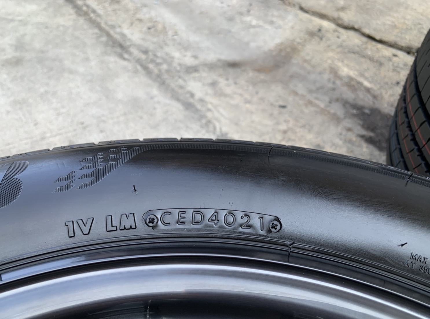 ล้อแม็กป้ายแดง Toyota Revo GR Sport รุ่นใหม่ล่าสุด ขอบ 17 พร้อมยางใหม่ป้ายแดง 215-55-17 Bridgestone 