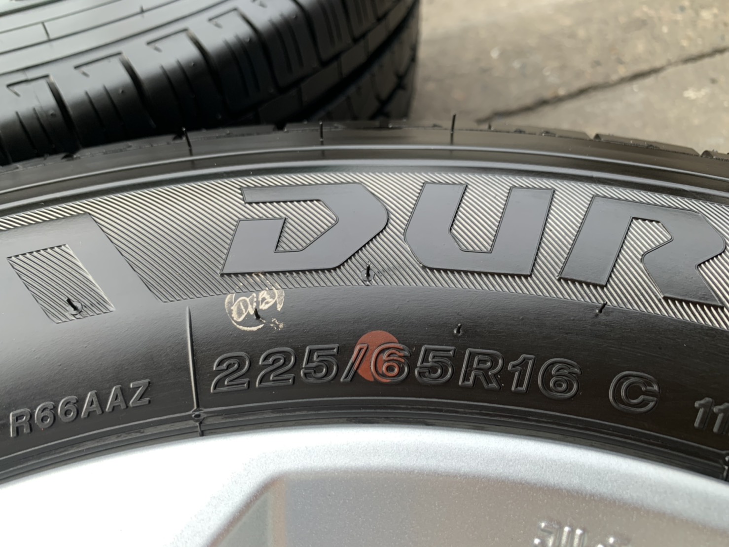 ล้อแม็กป้ายแดง Mitsu Triton รุ่นใหม่ล่าสุด ขอบ 16 พร้อมยางใหม่ป้ายแดง 225-65-16 Bridgestone ปี 20 ให ล้อแม็กป้ายแดง Mitsu Triton รุ่นใหม่ล่าสุด ขอบ 16 พร้อมยางใหม่ป้ายแดง 225-65-16 Bridgestone ปี 20 ให