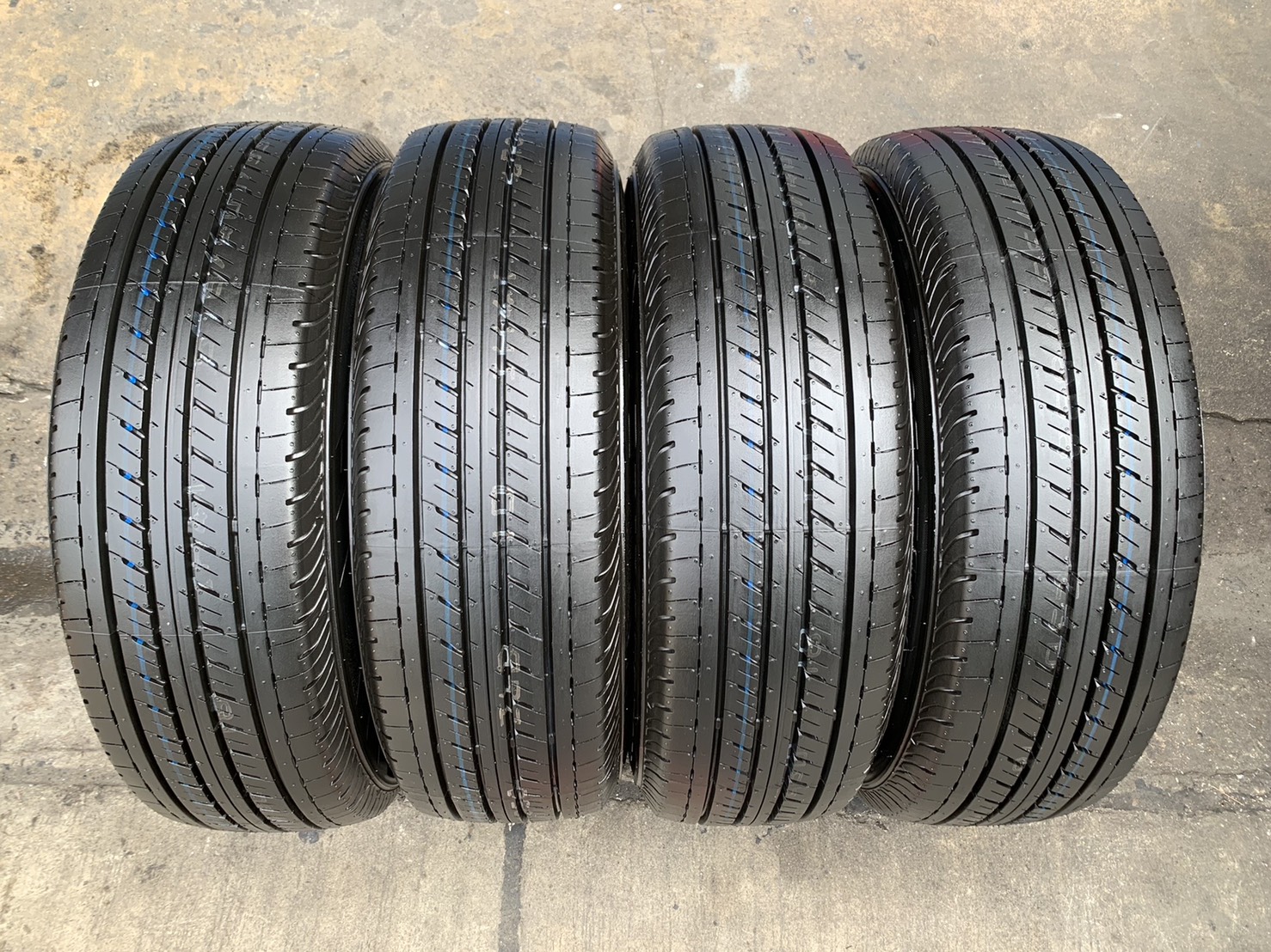 ล้อแม็กป้ายแดง Toyota Revo ขอบ 16 พร้อมยางใหม่ป้ายแดง 215-65-16 Bridgestone ปลายปี 20 ใหม่กริ๊บ ล้อแม็กป้ายแดง Toyota Revo ขอบ 16 พร้อมยางใหม่ป้ายแดง 215-65-16 Bridgestone ปลายปี 20 ใหม่กริ๊บ