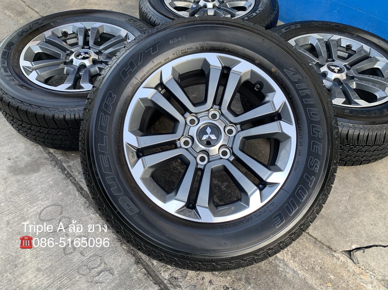 ล้อแม็กป้ายแดง Mitsu Triton รุ่นใหม่ล่าสุด ขอบ 18 เทาหน้าเงา พร้อมยางป้ายแดง 265-60-18 Bridgestone ป ล้อแม็กป้ายแดง Mitsu Triton รุ่นใหม่ล่าสุด ขอบ 18 เทาหน้าเงา พร้อมยางป้ายแดง 265-60-18 Bridgestone ป