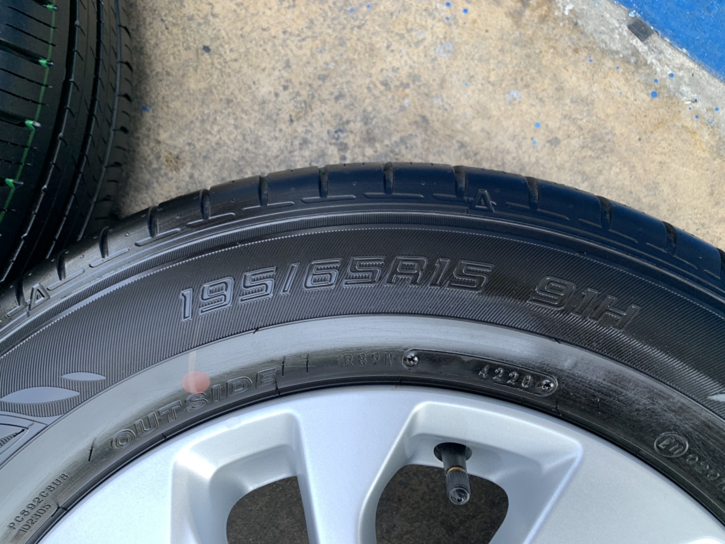 ล้อแม็กป้ายแดง Nissan Almera รุ่นใหม่ล่าสุด ขอบ 15 พร้อมยางใหม่ป้ายแดง 195-65-15 Dunlop ปลายปี 20 ให ล้อแม็กป้ายแดง Nissan Almera รุ่นใหม่ล่าสุด ขอบ 15 พร้อมยางใหม่ป้ายแดง 195-65-15 Dunlop ปลายปี 20 ให