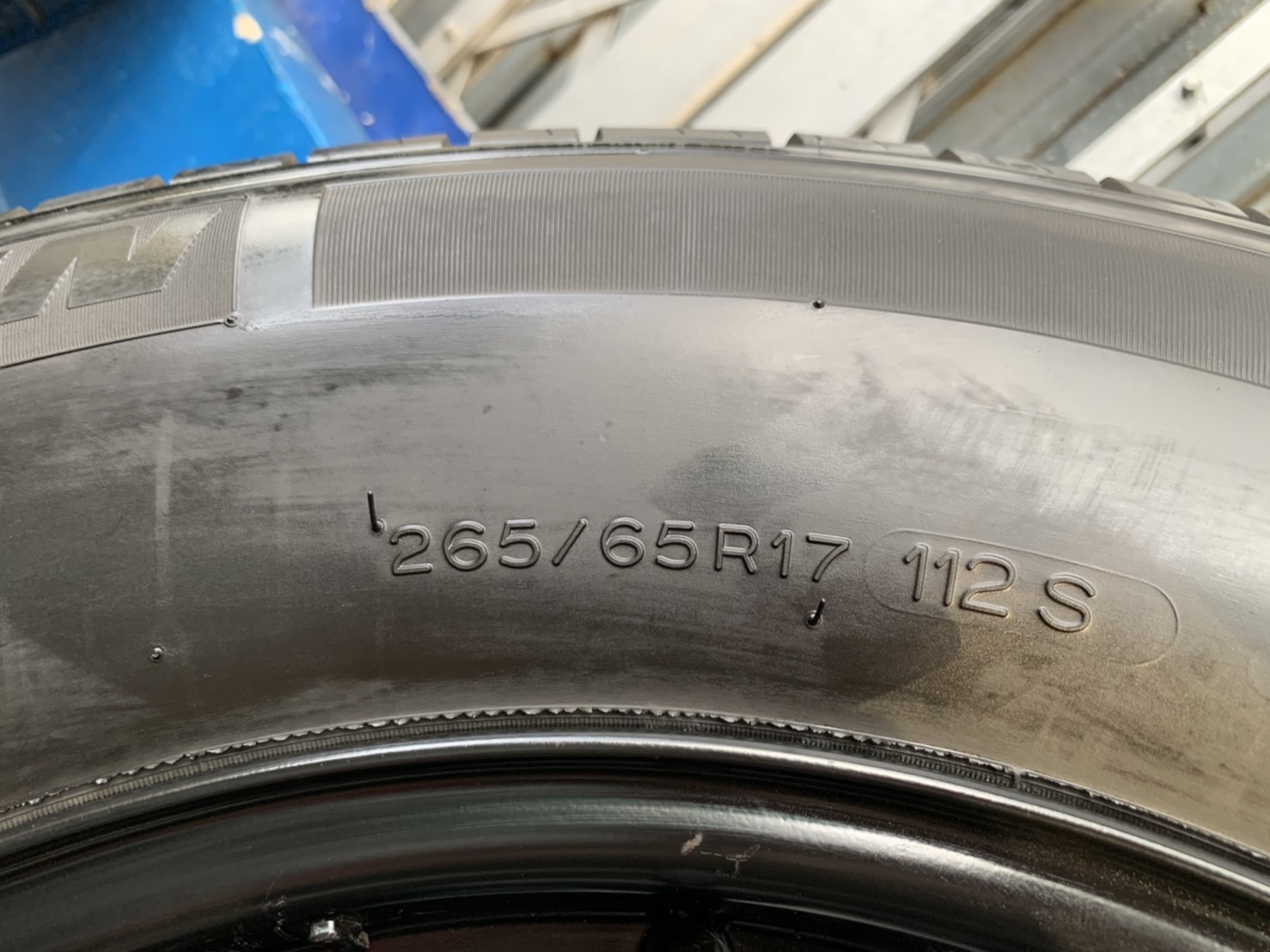 ล้ออะไหล่ 6รู139 ขอบ 17 แถมยาง 265-65-17 Michelin ปี 12 ล้ออะไหล่ 6รู139 ขอบ 17 แถมยาง 265-65-17 Michelin ปี 12