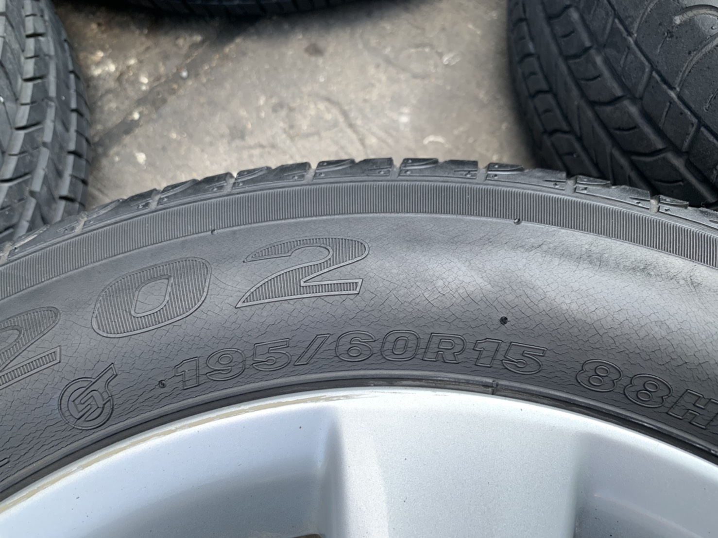 ล้อแม็ก 5รู100 Toyota Altis ขอบ 15 แถมยาง 195-60-15 Maxxis ปี 15 ล้อแม็ก 5รู100 Toyota Altis ขอบ 15 แถมยาง 195-60-15 Maxxis ปี 15