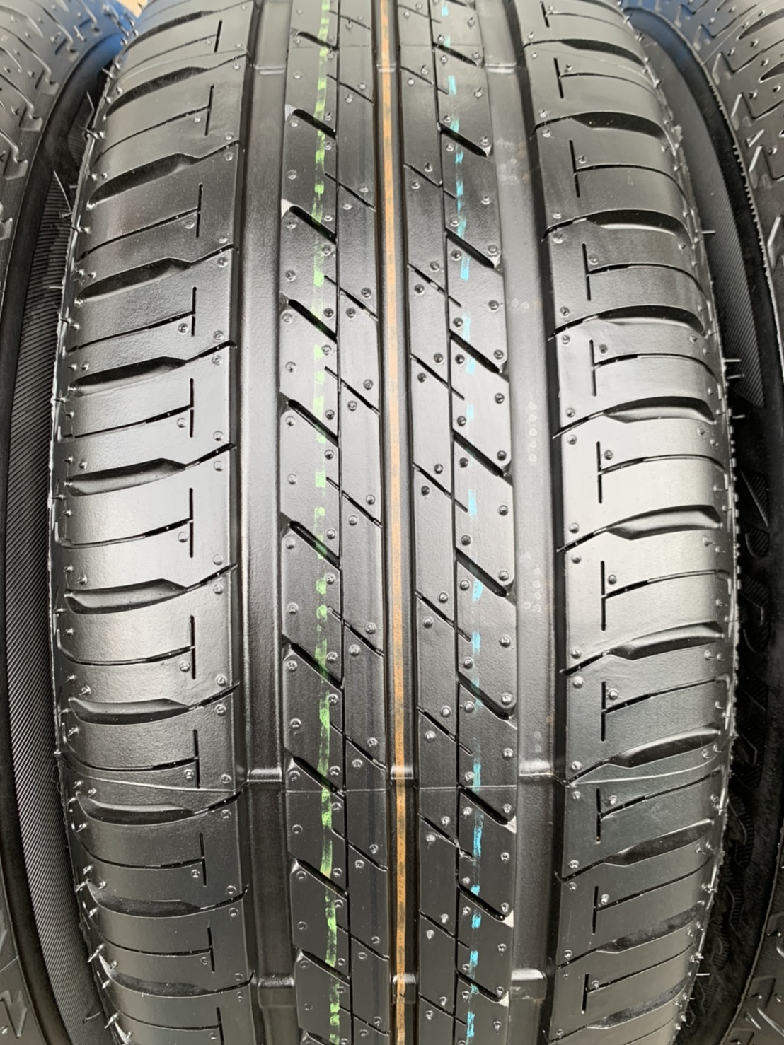 ล้อแม็กป้ายแดง 5รู114 Mitsu Xpender รุ่นใหม่ล่าสุด ขอบ 16 ดำหน้าเงา พร้อมยางป้ายแดง 205-55-16 Bridge