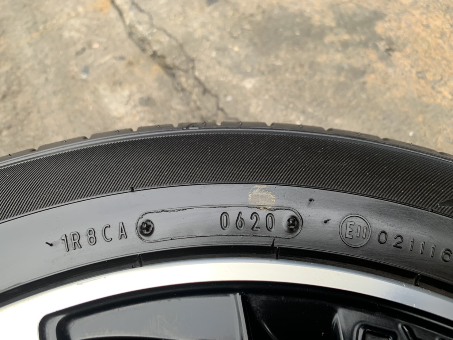 ล้อแม็ก Toyota Vios TRD แท้ ขอบ 15 พร้อมยางน้องๆป้ายแดง 185-60-15 Dunlop ปี 20 ล้อแม็ก Toyota Vios TRD แท้ ขอบ 15 พร้อมยางน้องๆป้ายแดง 185-60-15 Dunlop ปี 20