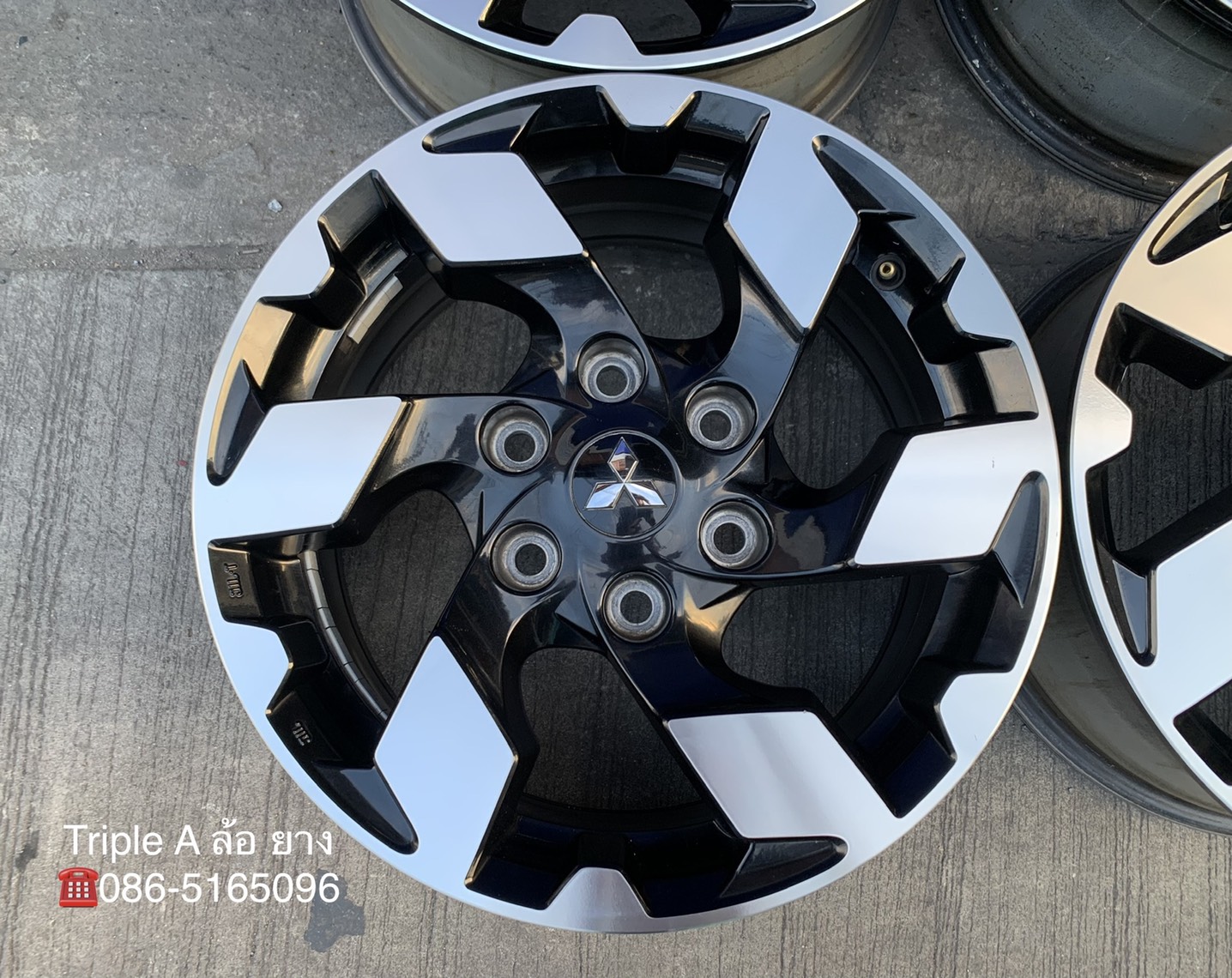 ล้อแม็ก 6รู139 Mitsu Triton ขอบ 17 ดำหน้าเงา ล้อแม็ก 6รู139 Mitsu Triton ขอบ 17 ดำหน้าเงา
