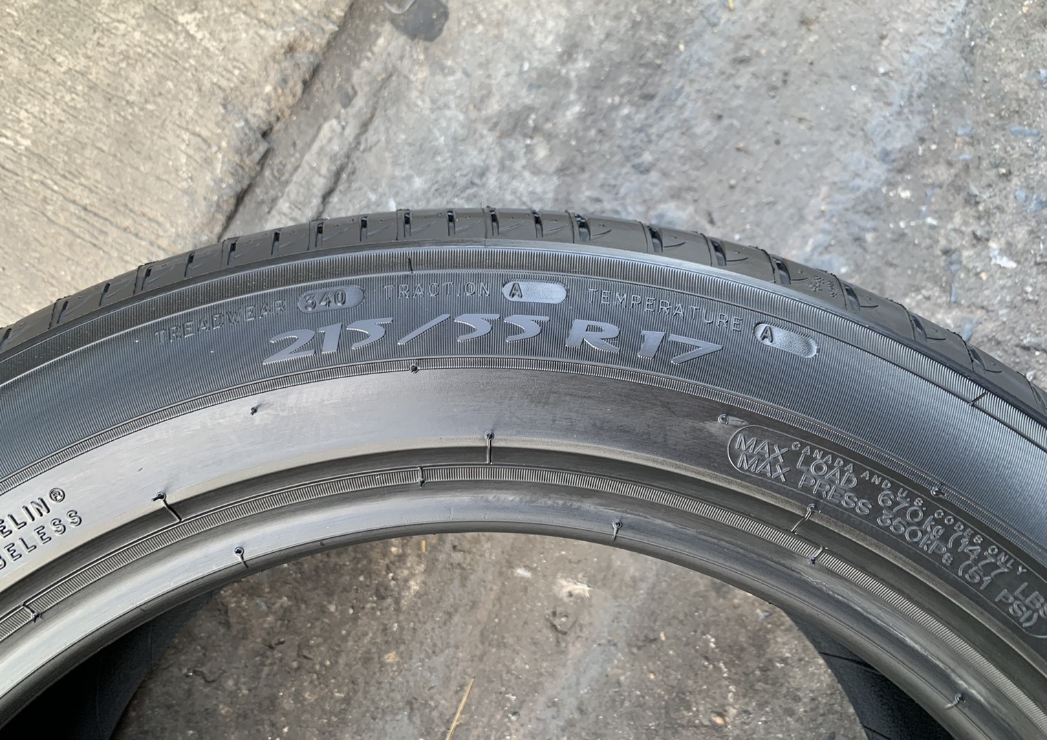 ยางใหม่ 215-55-17 Michelin ปลายปี 20 ใหม่ๆ กริ๊บๆ ยางใหม่ 215-55-17 Michelin ปลายปี 20 ใหม่ๆ กริ๊บๆ