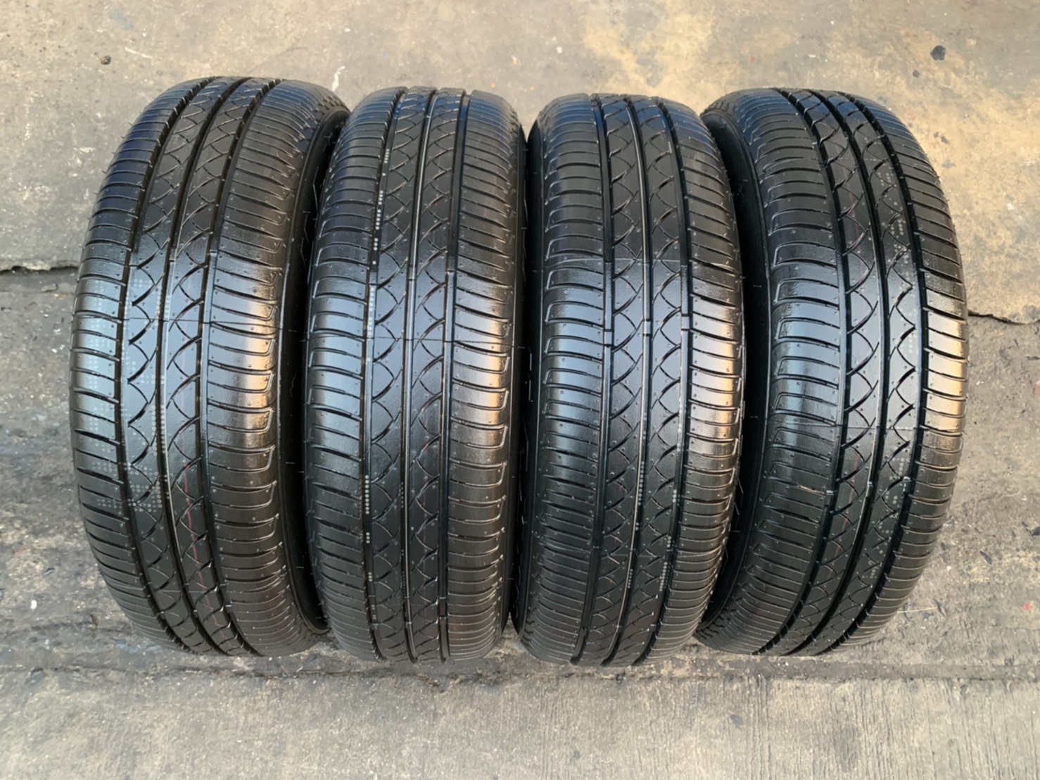 ล้อแม็ก Honda Jazz ตัวรองท็อป ขอบ 15 พร้อมยางป้ายแดง 175-65-15 Maxxis ปี 20 สวยๆ ล้อแม็ก Honda Jazz ตัวรองท็อป ขอบ 15 พร้อมยางป้ายแดง 175-65-15 Maxxis ปี 20 สวยๆ