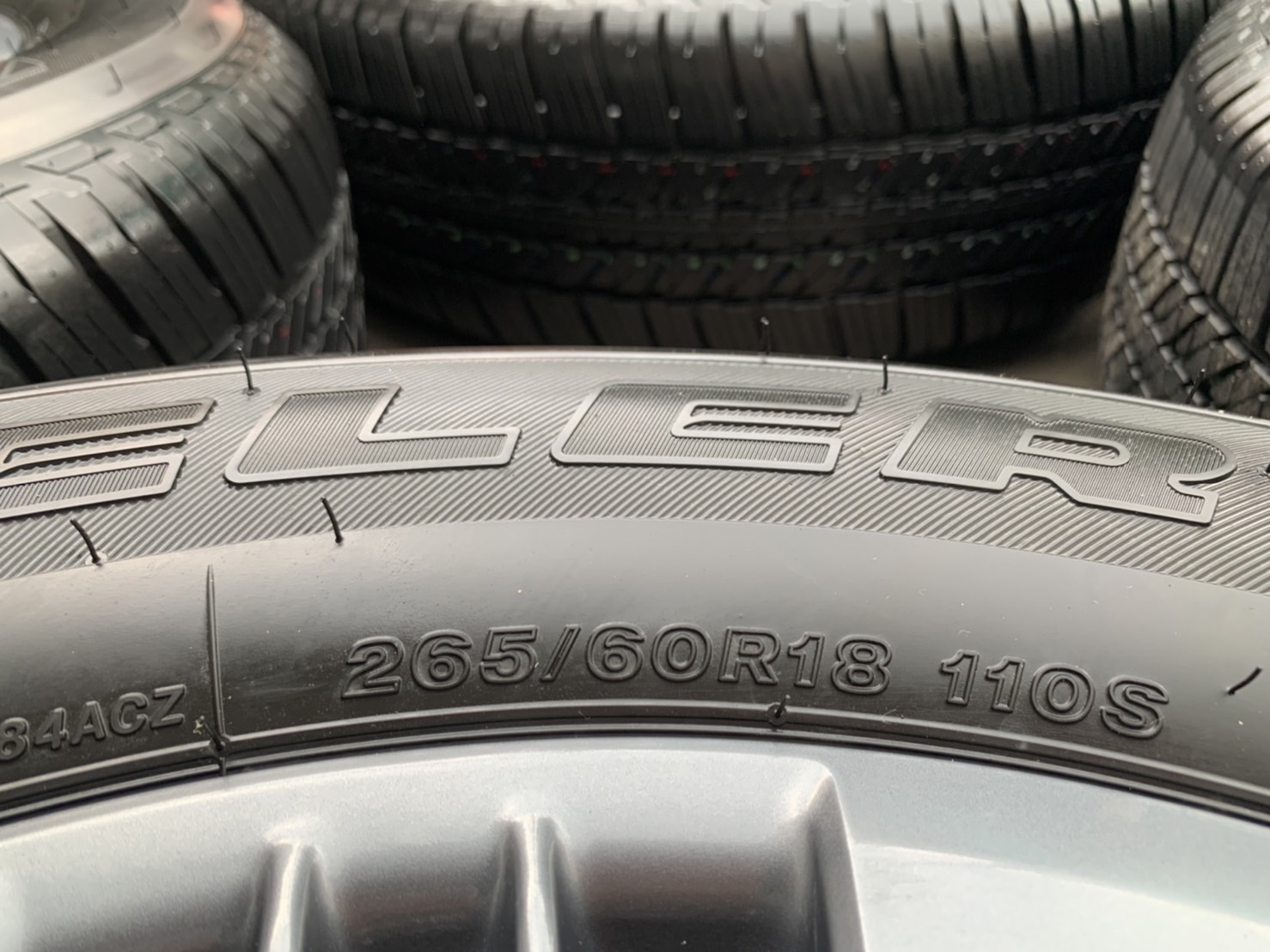 ล้อแม็กป้ายแดง ISUZU D-Max รุ่นใหม่ล่าสุด ขอบ 18 สีเทา พร้อมยางป้ายแดง 265-60-18 Bridgestone ปี 21 ส ล้อแม็กป้ายแดง ISUZU D-Max รุ่นใหม่ล่าสุด ขอบ 18 สีเทา พร้อมยางป้ายแดง 265-60-18 Bridgestone ปี 21 ส