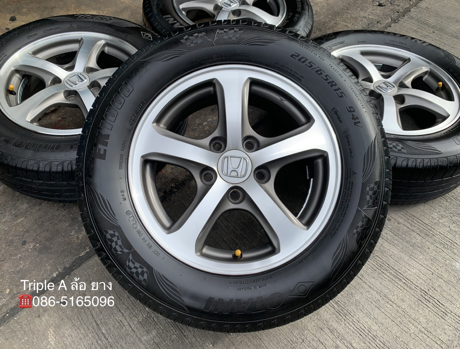 ล้อแม็ก Honda Civic FD ขอบ 15 สีเทาหน้าเงา พร้อมยาง 205-65-15 OTANI ปี 19 สภาพดี ล้อแม็ก Honda Civic FD ขอบ 15 สีเทาหน้าเงา พร้อมยาง 205-65-15 OTANI ปี 19 สภาพดี
