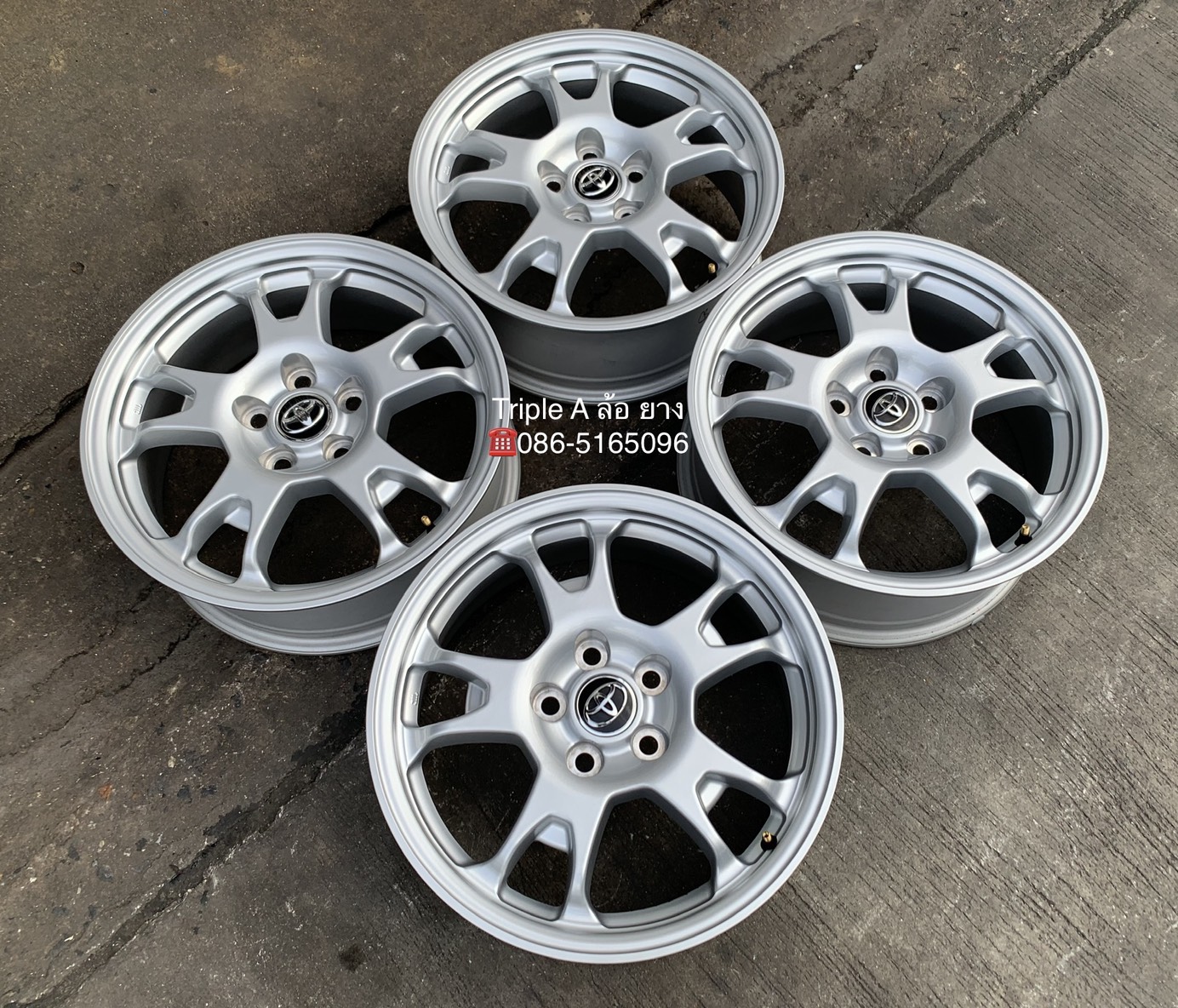 ล้อแม็กป้ายแดง 5รู114 Toyota Corolla Cross รุ่นใหม่ล่าสุด ขอบ 17 ล้อแม็กป้ายแดง 5รู114 Toyota Corolla Cross รุ่นใหม่ล่าสุด ขอบ 17