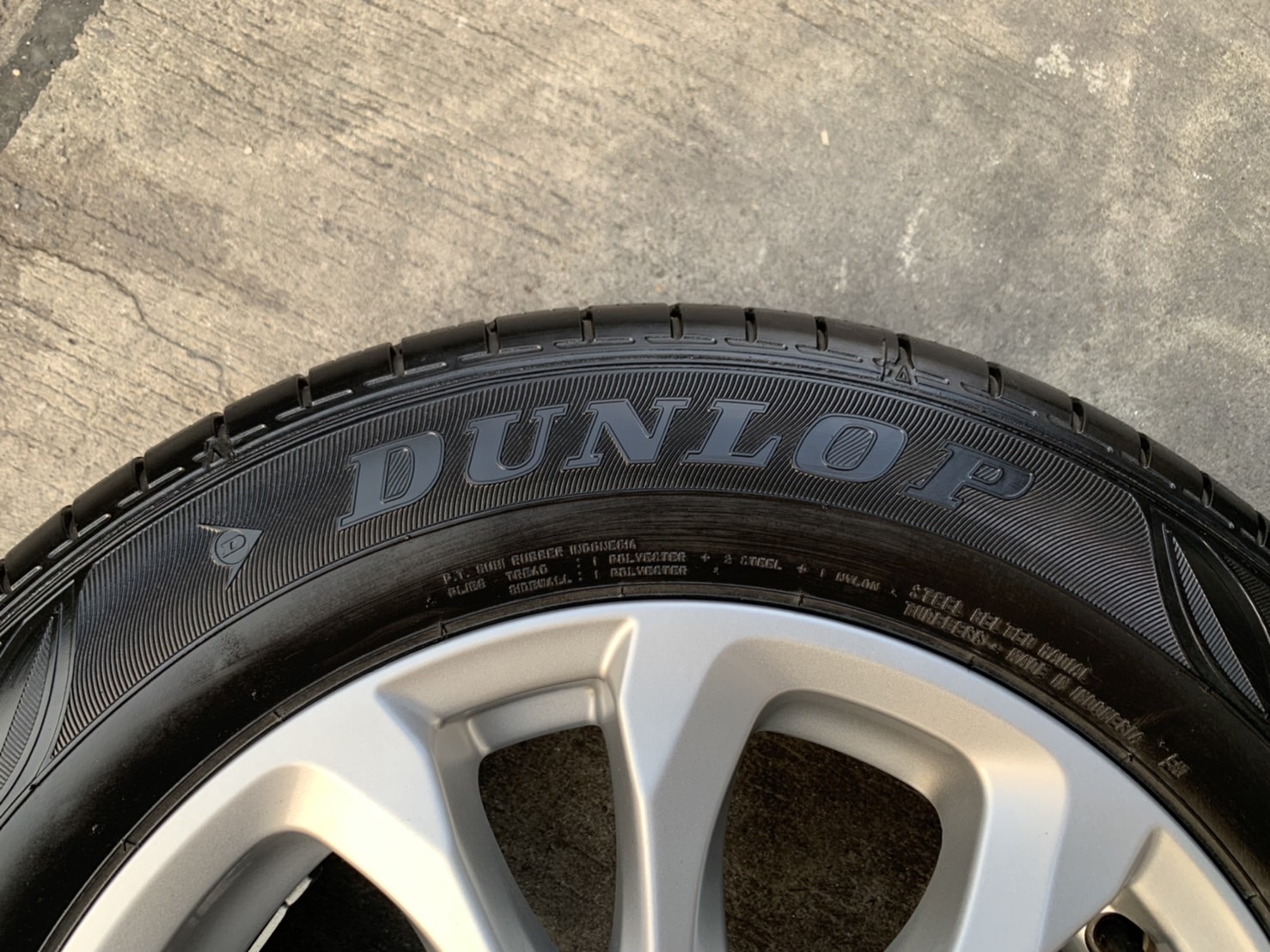 ล้อแม็ก Mazda 2 Skyactiv ขอบ 15 สีบอร์น พร้อมยาง 185-65-15 Dunlop ปี 17 ล้อแม็ก Mazda 2 Skyactiv ขอบ 15 สีบอร์น พร้อมยาง 185-65-15 Dunlop ปี 17
