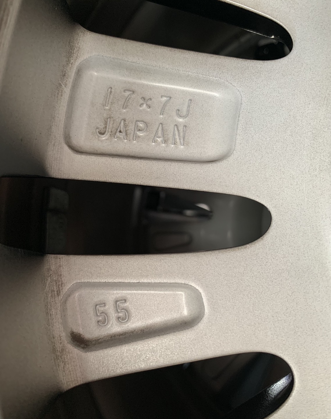 ล้อแม็ก 6รู130 Toyota Majesty ตัวท็อป รุ่นใหม่ล่าสุด ขอบ 17 พร้อมยาง 235-60-17 Dunlop ปลายปี 20 ล้อยางแท้จากญี่ปุ่น ล้อแม็ก 6รู130 Toyota Majesty ตัวท็อป รุ่นใหม่ล่าสุด ขอบ 17 พร้อมยาง 235-60-17 Dunlop ปลายปี 20 ล้อยางแท้จากญี่ปุ่น