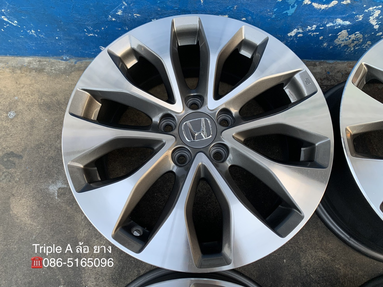 ล้อแม็ก Honda Accord G9 ขอบ 17 สีเทาหน้าเงา สวยกริ๊บ ล้อแม็ก Honda Accord G9 ขอบ 17 สีเทาหน้าเงา สวยกริ๊บ