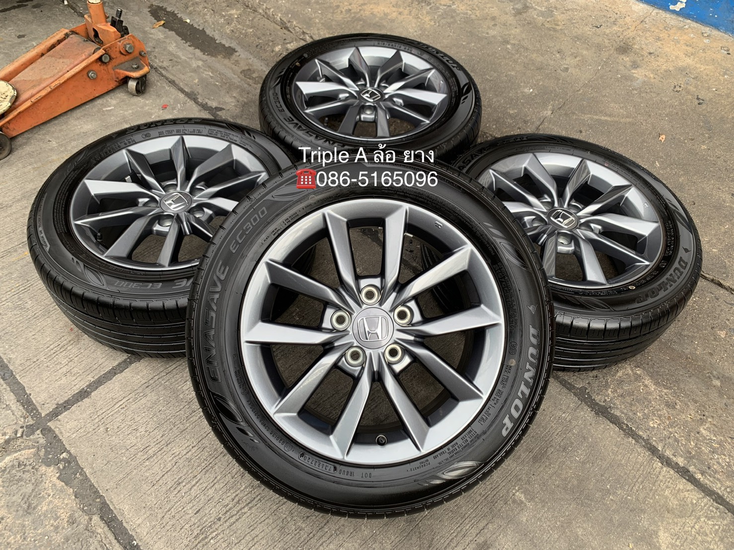 ล้อแม็ก Honda Civic FC รุ่นใหม่ล่าสุด ขอบ 16 สีเทากัน พร้อมยาง 215-55-16 Dunlop ปลายปี 20 สวยๆ