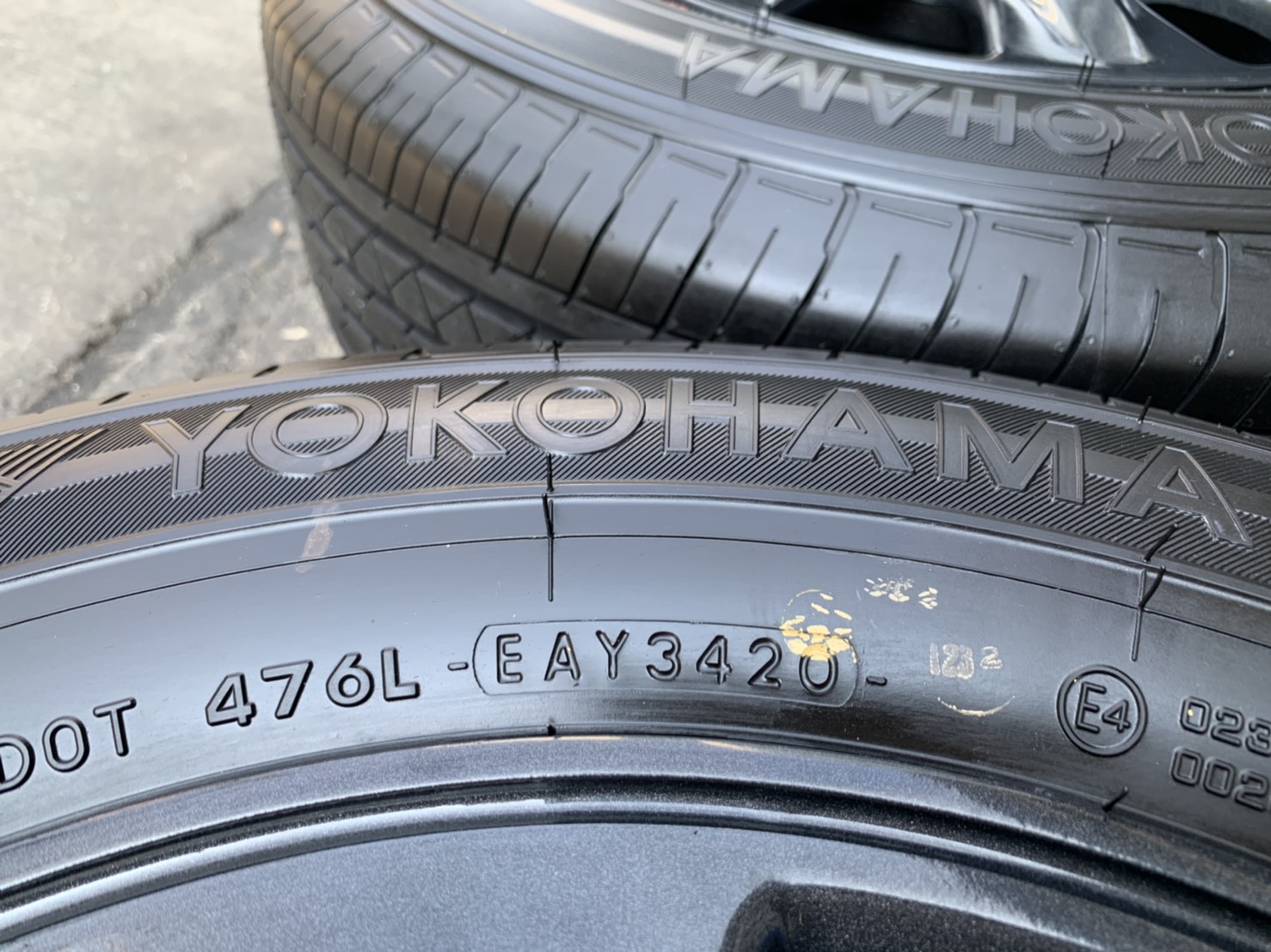 ล้อแม็ก 5รู114 Toyota Vigo Revo ขอบ 15 สีเทากัน พร้อมยางใหม่ป้ายแดง 205-70-15 Yokohama ปี 20 สวยกริ๊