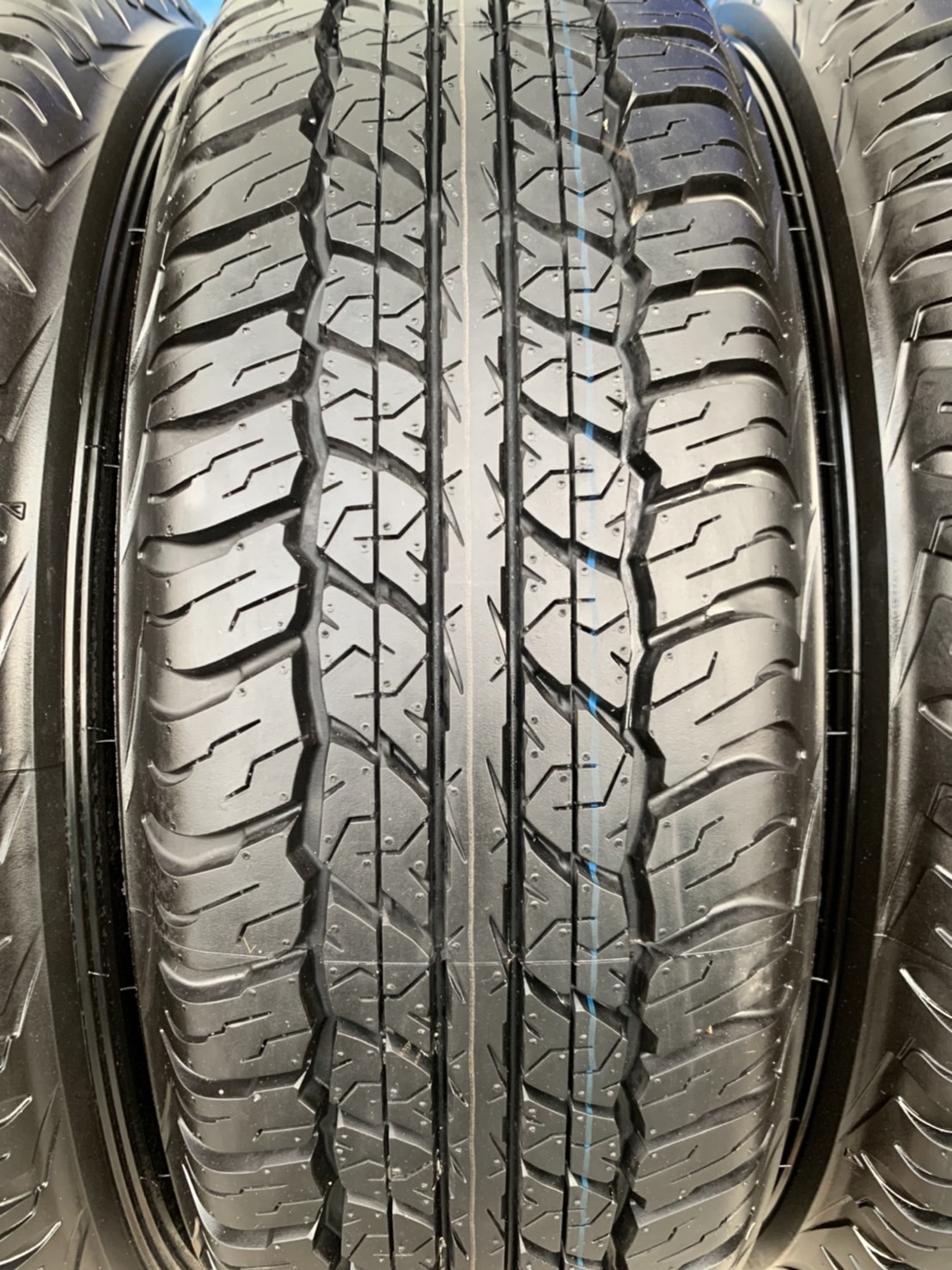 ยางใหม่ป้ายแดง 225-70-17 Dunlop ปี 22 ใหม่กริ๊บๆ ใส่กับ รถกระบะตัวเตี้ยตัวสูงSUV ได้ทุกรุ่น