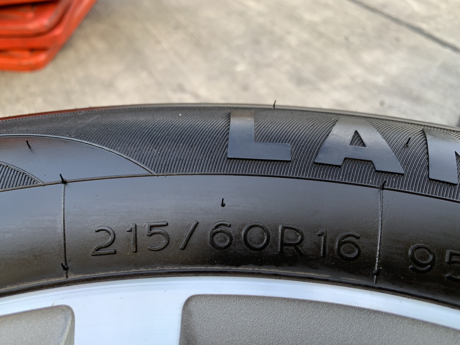 ล้อแม็ก Toyota Camry Hibrid ขอบ 16 พร้อมยาง 215-60-16 ATLAS ปี 18 ล้อแม็ก Toyota Camry Hibrid ขอบ 16 พร้อมยาง 215-60-16 ATLAS ปี 18