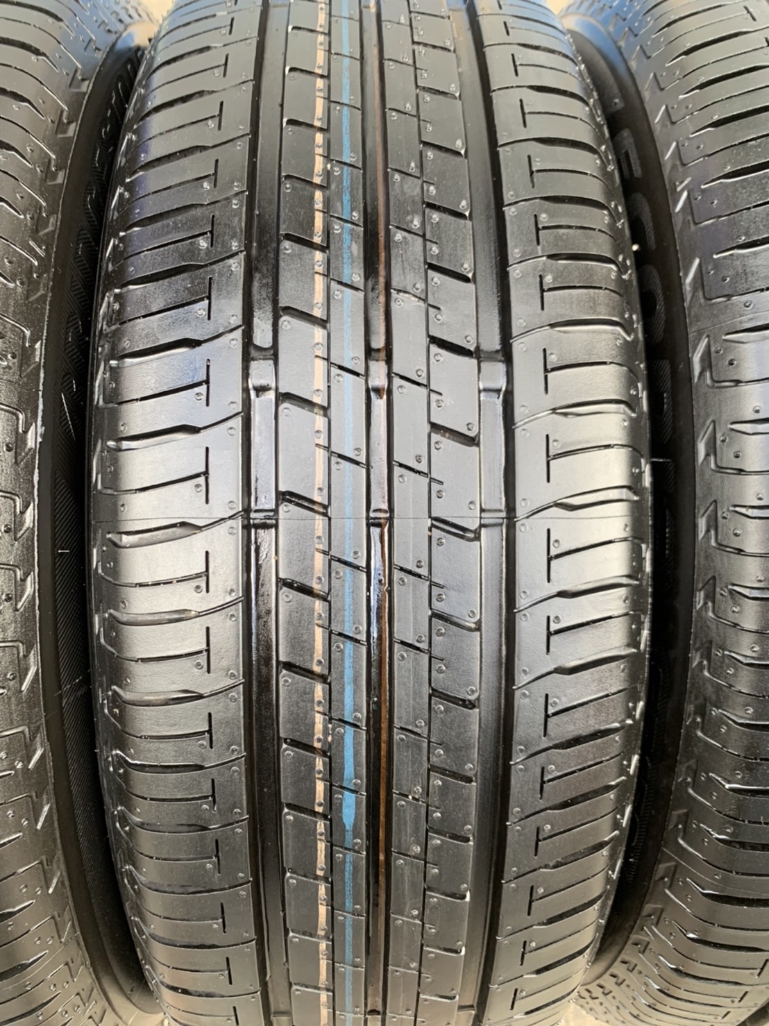 ยางป้ายแดง 185-55-16 Bridgestone ปลายปี 19 สวยกริ๊บ ยางป้ายแดง 185-55-16 Bridgestone ปลายปี 19 สวยกริ๊บ