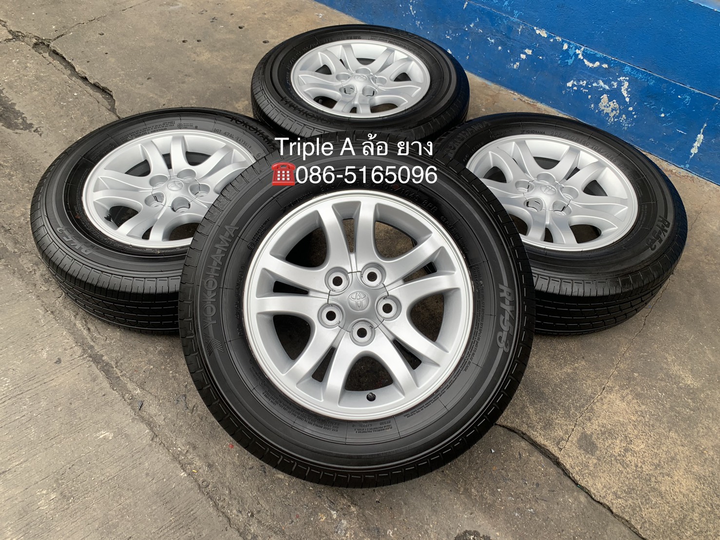 ล้อแม็ก Toyota Tiger D4D ขอบ 15 พร้อมยางป้ายแดง 205-70-15 Yokohama ปี 20 สวยกริ๊บ