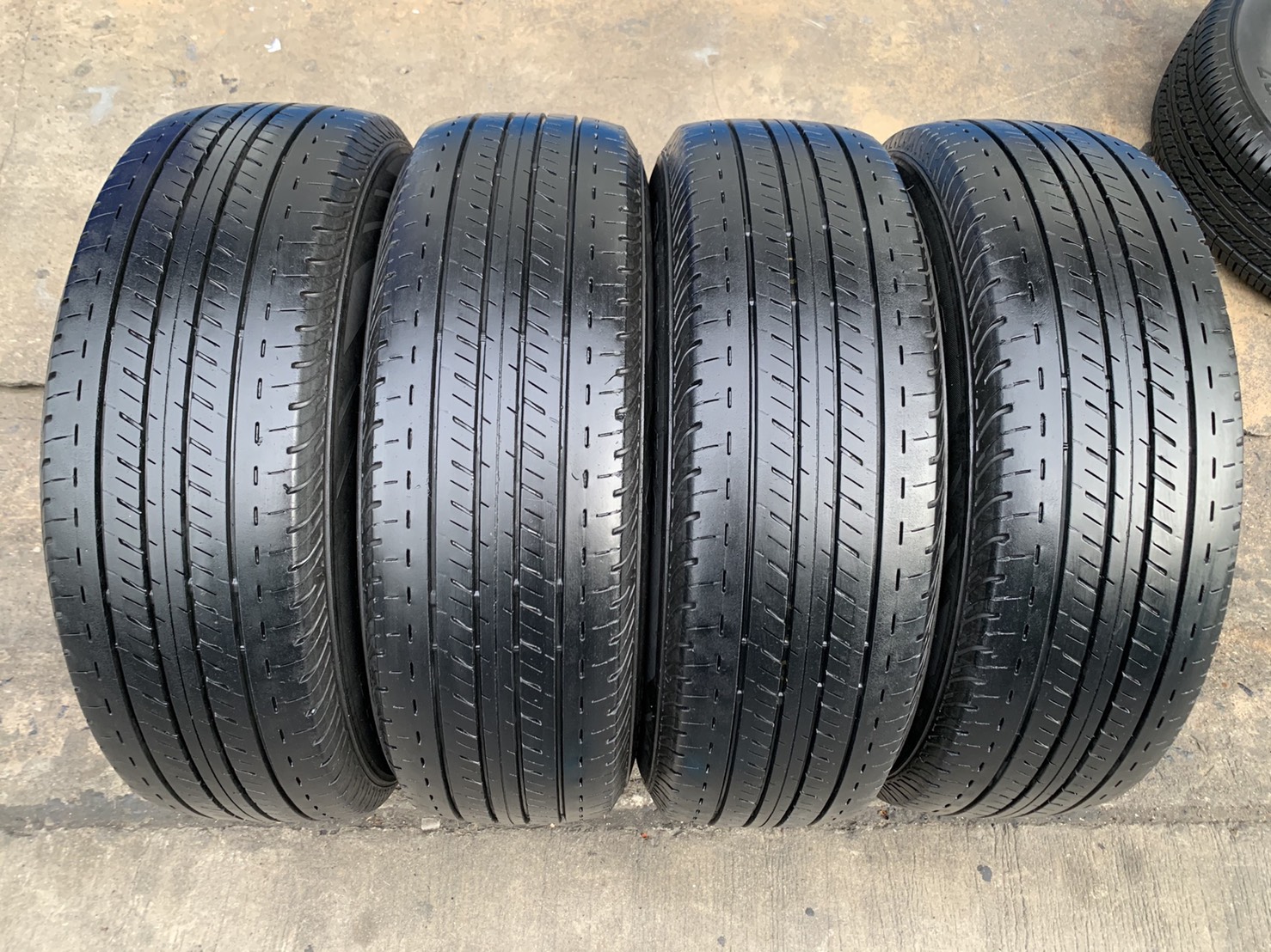 ล้อแม็ก 5รู114 Toyota Vigo Champ ขอบ 16 สีเทาดำ พร้อมยาง 215-65-16 Bridgestone ปี 17 สภาพดี ล้อแม็ก 5รู114 Toyota Vigo Champ ขอบ 16 สีเทาดำ พร้อมยาง 215-65-16 Bridgestone ปี 17 สภาพดี