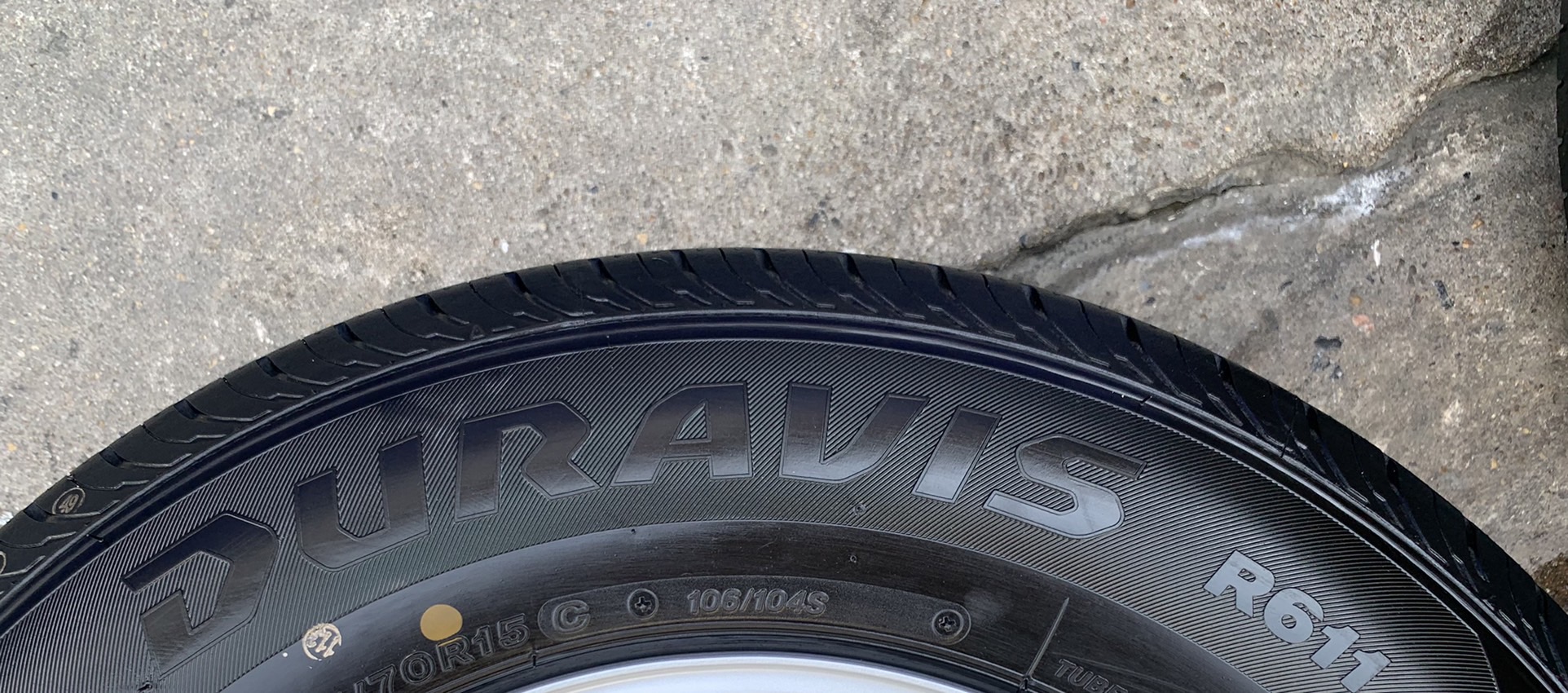 ยางป้ายแดง 215-70-15 Bridgestone ปลายปี 21 ใหม่กริ๊บๆ ใส่กับรถกระบะตัวเตี้ยได้ทุกรุ่น
