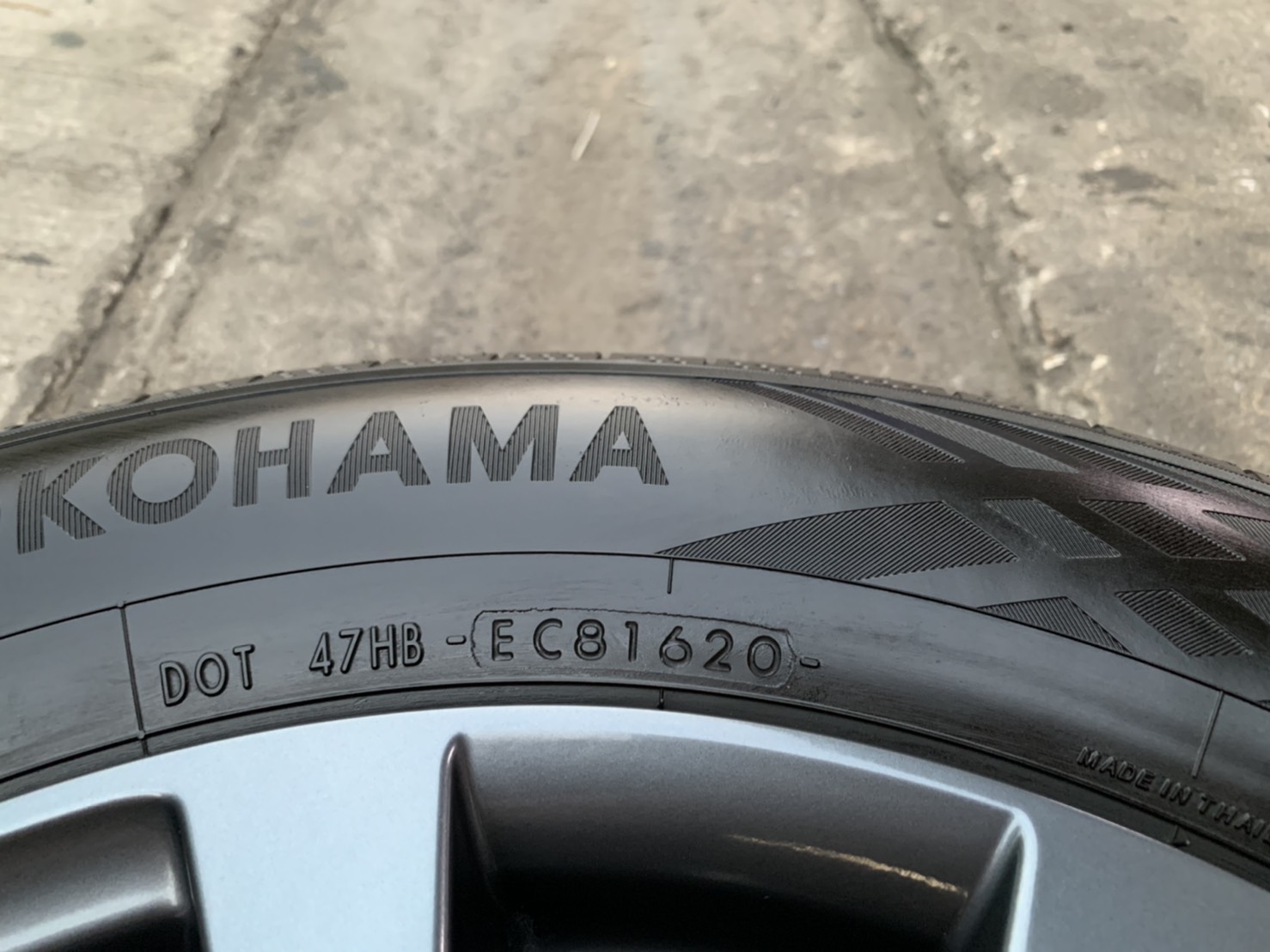 ล้อแม็กป้ายแดง Mazda CX-30 รุ่นใหม่ล่าสุด ขอบ 16 สีเทากัน พร้อมยางน้องๆป้ายแดง 215-65-16 Yokohama ปี 20 ล้อแม็กป้ายแดง Mazda CX-30 รุ่นใหม่ล่าสุด ขอบ 16 สีเทากัน พร้อมยางน้องๆป้ายแดง 215-65-16 Yokohama ปี 20