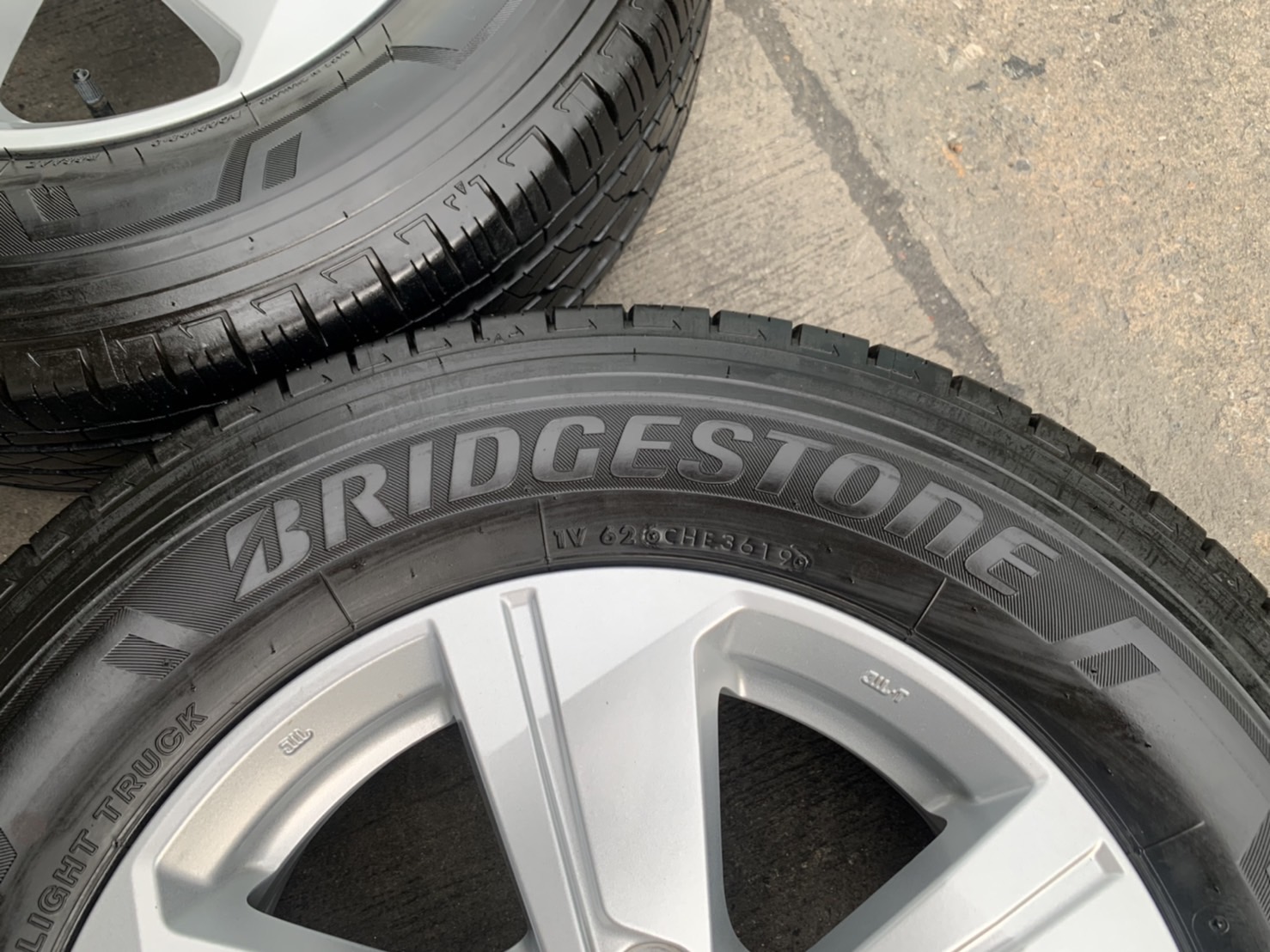 ล้อแม็ก 5รู114 Mitsu Triton รุ่นใหม่ล่าสุด ขอบ 16 พร้อมยาง 225-65-16 Bridgestone ปี 19 สวยๆ ล้อแม็ก 5รู114 Mitsu Triton รุ่นใหม่ล่าสุด ขอบ 16 พร้อมยาง 225-65-16 Bridgestone ปี 19 สวยๆ