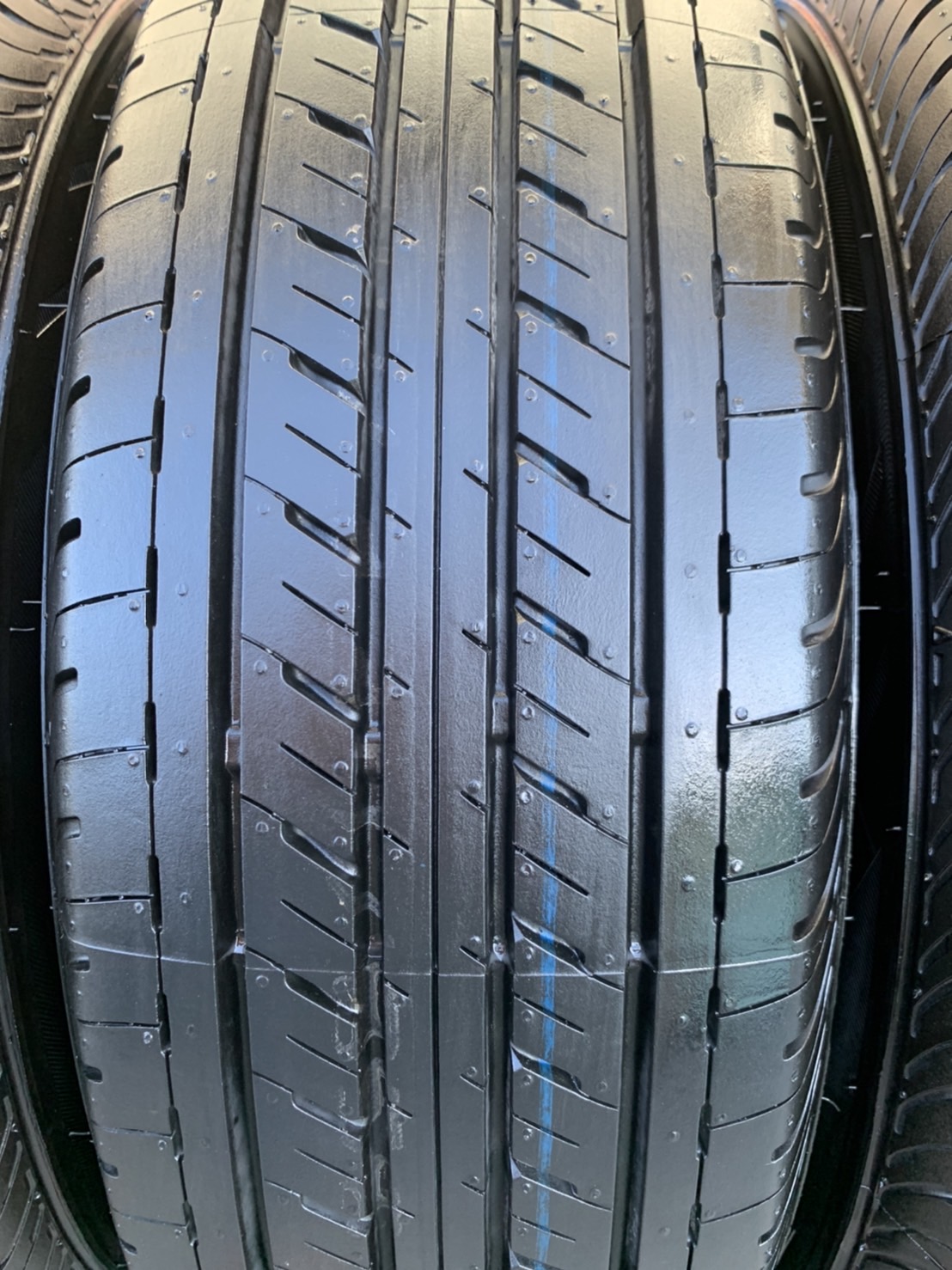 ยางป้ายแดง 215-65-16 Bridgestone ปี 21 ใหม่กริ๊บๆ เหมาะสำหรับ รถกระบะตัวเตี้ย ทุกรุ่น