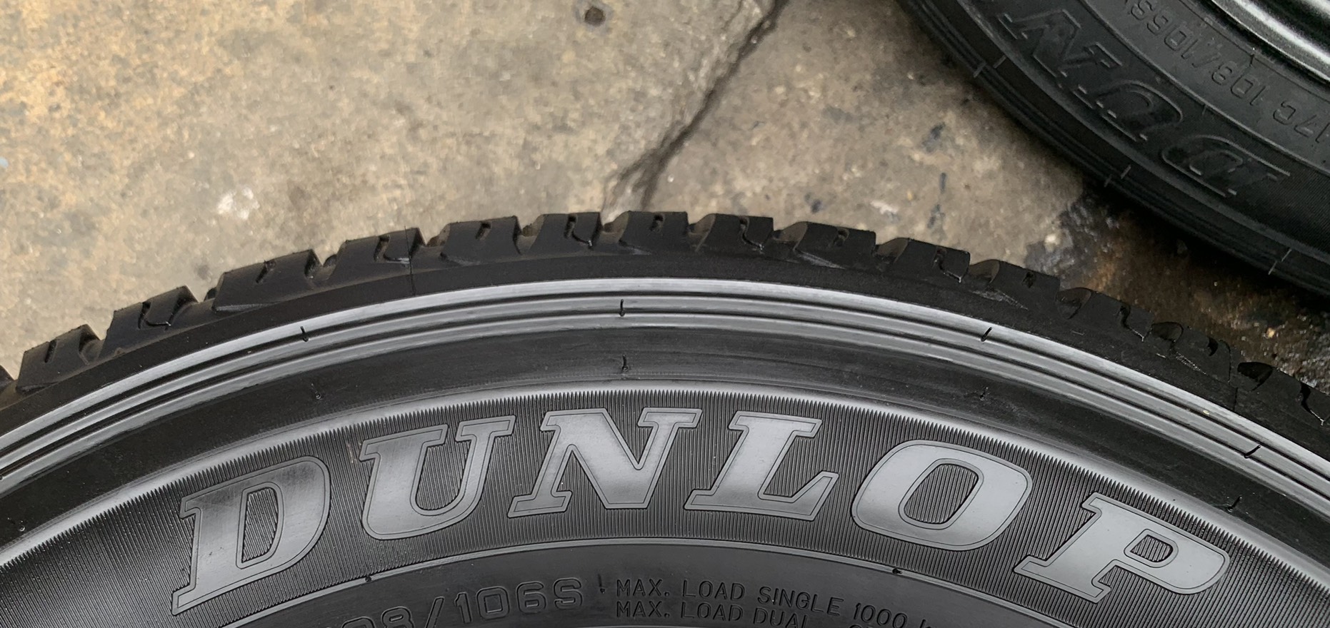 ยางใหม่ป้ายแดง 225-70-17 Dunlop ปี 20 ใหม่ยกห้าง สวยกริ๊บ ใส่กับ รถกระบะตัวเตี้ย,ตัวสูง,SUV ได้ทุกรุ