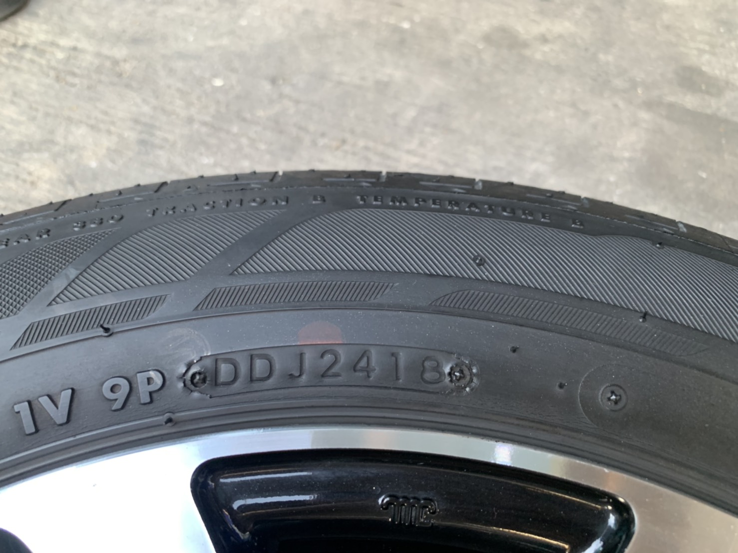 ล้อแม็ก Honda Brio Amaze ขอบ 14 สีดำปัดหน้าเงา พร้อมยาง 175-65-14 Bridgestone ปี 18