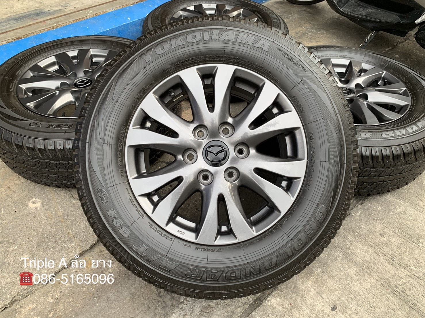 ล้อแม็ก Mazda BT50 Pro ขอบ17 สีเทาดำ พร้อมยาง 265-65-17 Yokohama ปี 16 สวยๆ