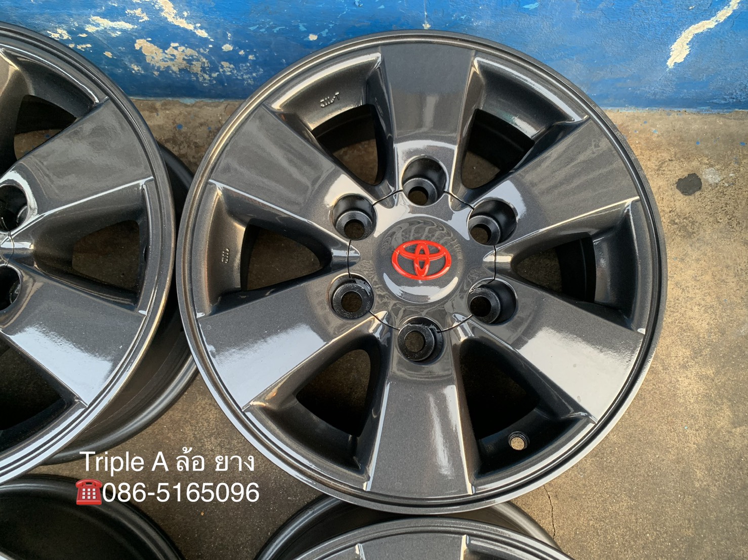 ล้อแม็ก Toyota Vigo Preruner ขอบ 15 สีเทากัน สวยกริ๊บๆ ใส่กับ Vigo ,Revo ,รถตู้ ได้เลย ล้อแม็ก Toyota Vigo Preruner ขอบ 15 สีเทากัน สวยกริ๊บๆ ใส่กับ Vigo ,Revo ,รถตู้ ได้เลย