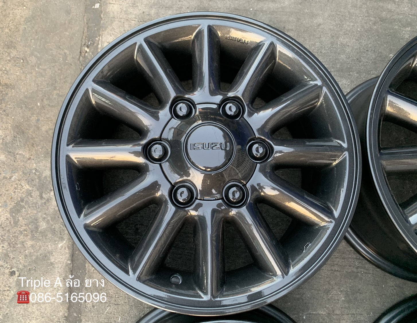 ล้อแม็ก ISUZU D-Max ขอบ 15 สีเทากัน ล้อแม็ก ISUZU D-Max ขอบ 15 สีเทากัน