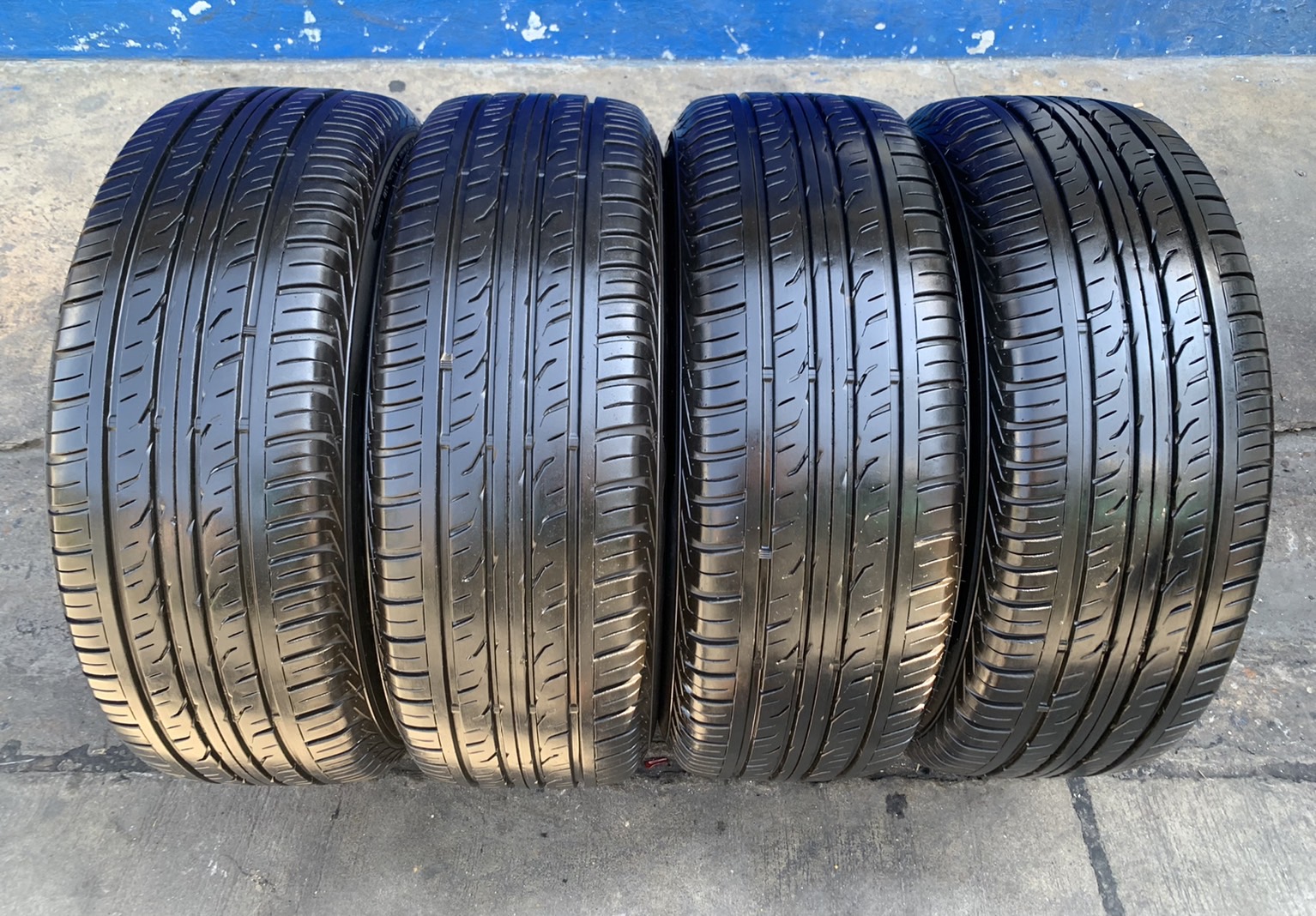 ล้อแม็ก Toyota Fortuner ขอบ 18 ดำหน้าเงา พร้อมยาง 265-60-18 Dunlop ปลายปี 17 สภาพดี