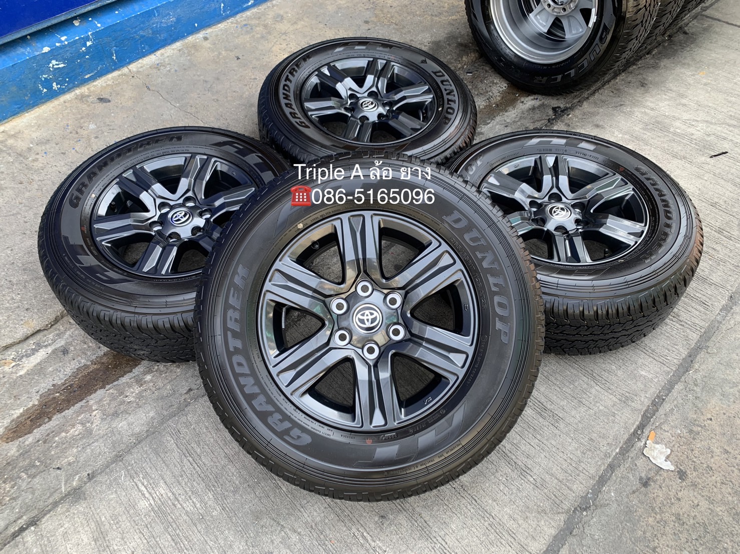 ล้อแม็กป้ายแดง Toyota Revo รุ่นใหม่ล่าสุด ขอบ 17 พร้อมยางใหม่ป้ายแดง 265-65-17 Dunlop ปี 21