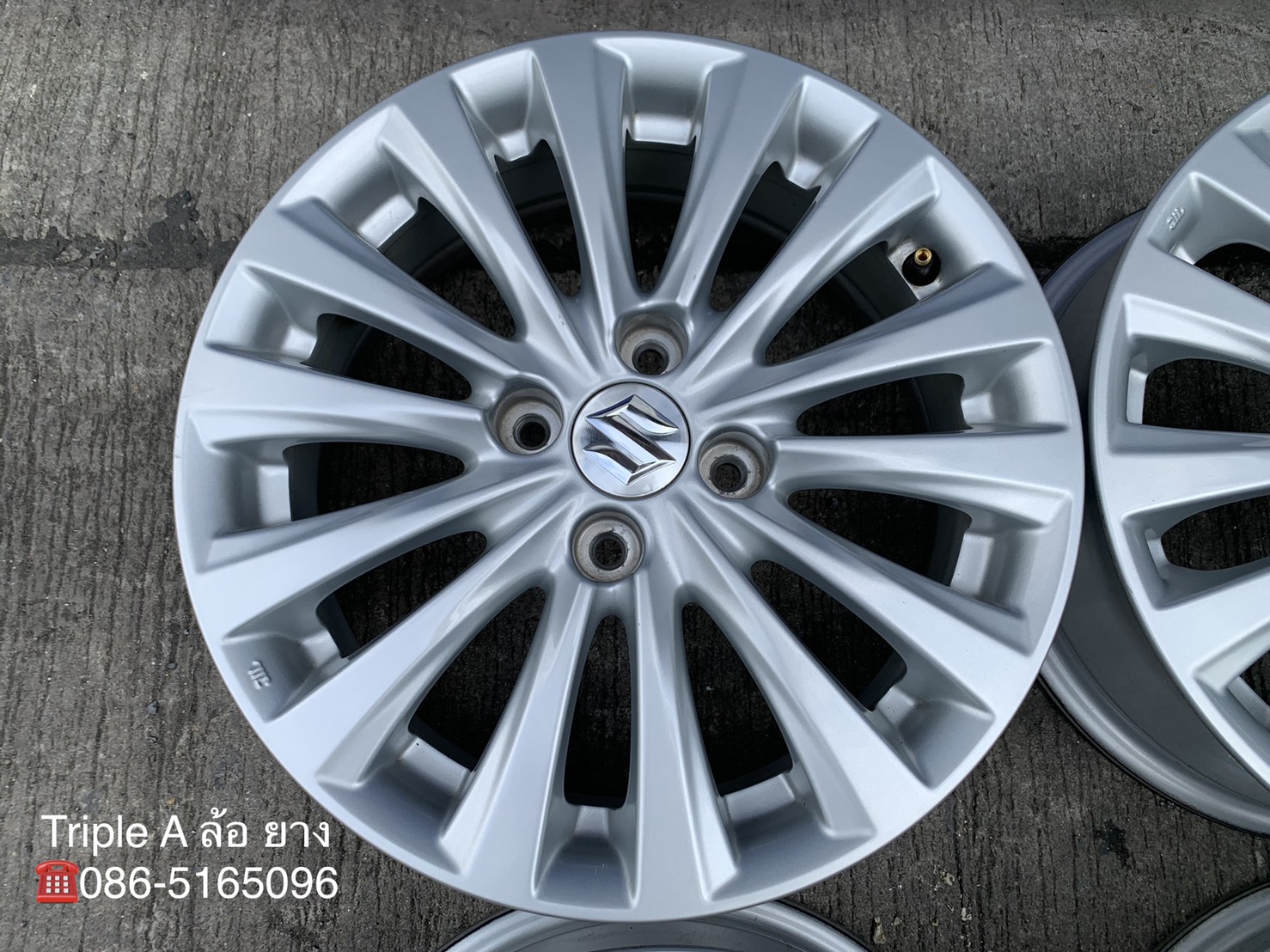 ล้อแม็ก Suzuki Ciaz ขอบ 15 สภาพสวยๆ ล้อแม็ก Suzuki Ciaz ขอบ 15 สภาพสวยๆ