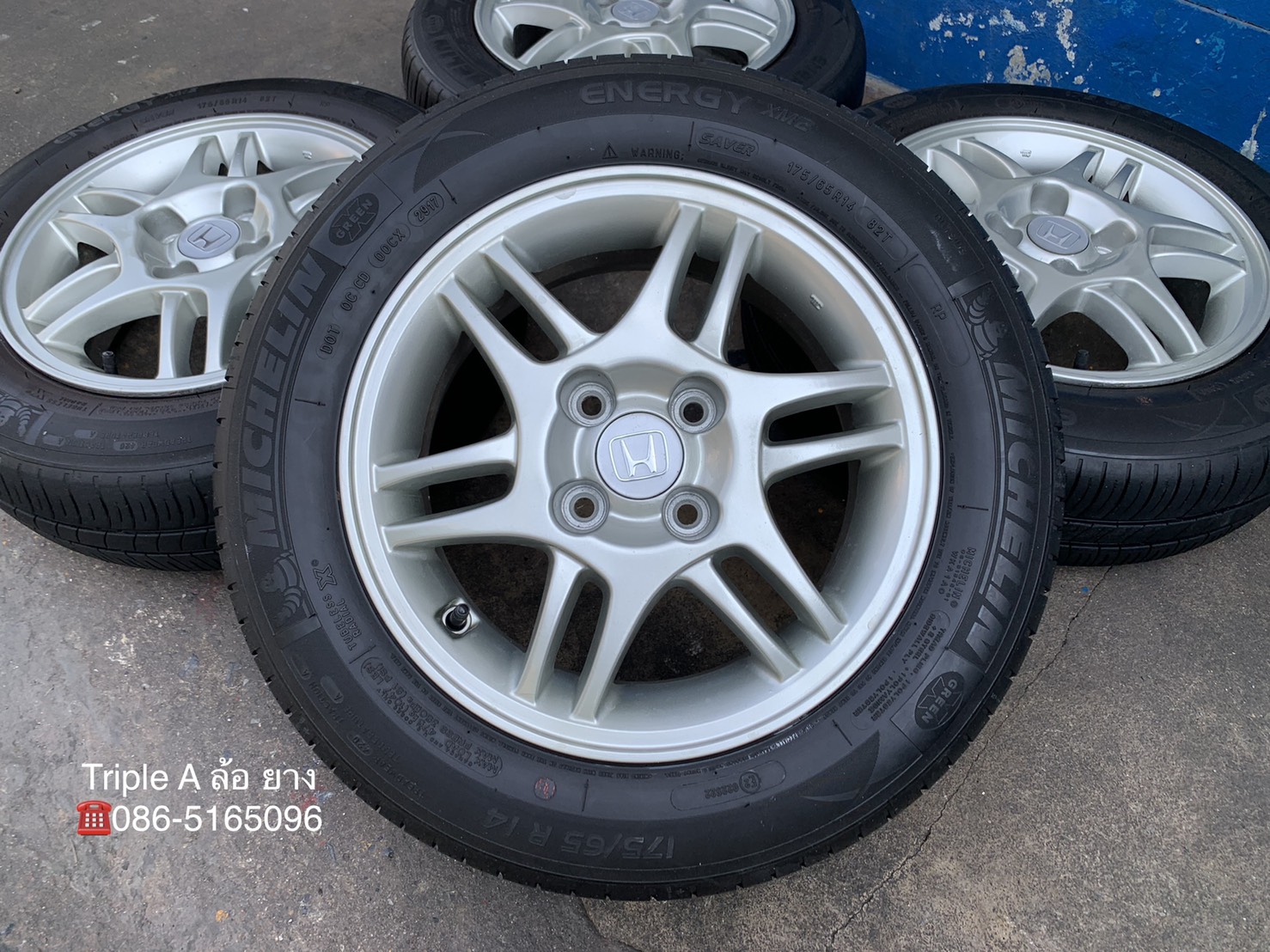 ล้อแม็ก 4รู100 Honda ขอบ 14 พร้อมยาง 175-65-14 Michelin ปี 17 ล้อแม็ก 4รู100 Honda ขอบ 14 พร้อมยาง 175-65-14 Michelin ปี 17