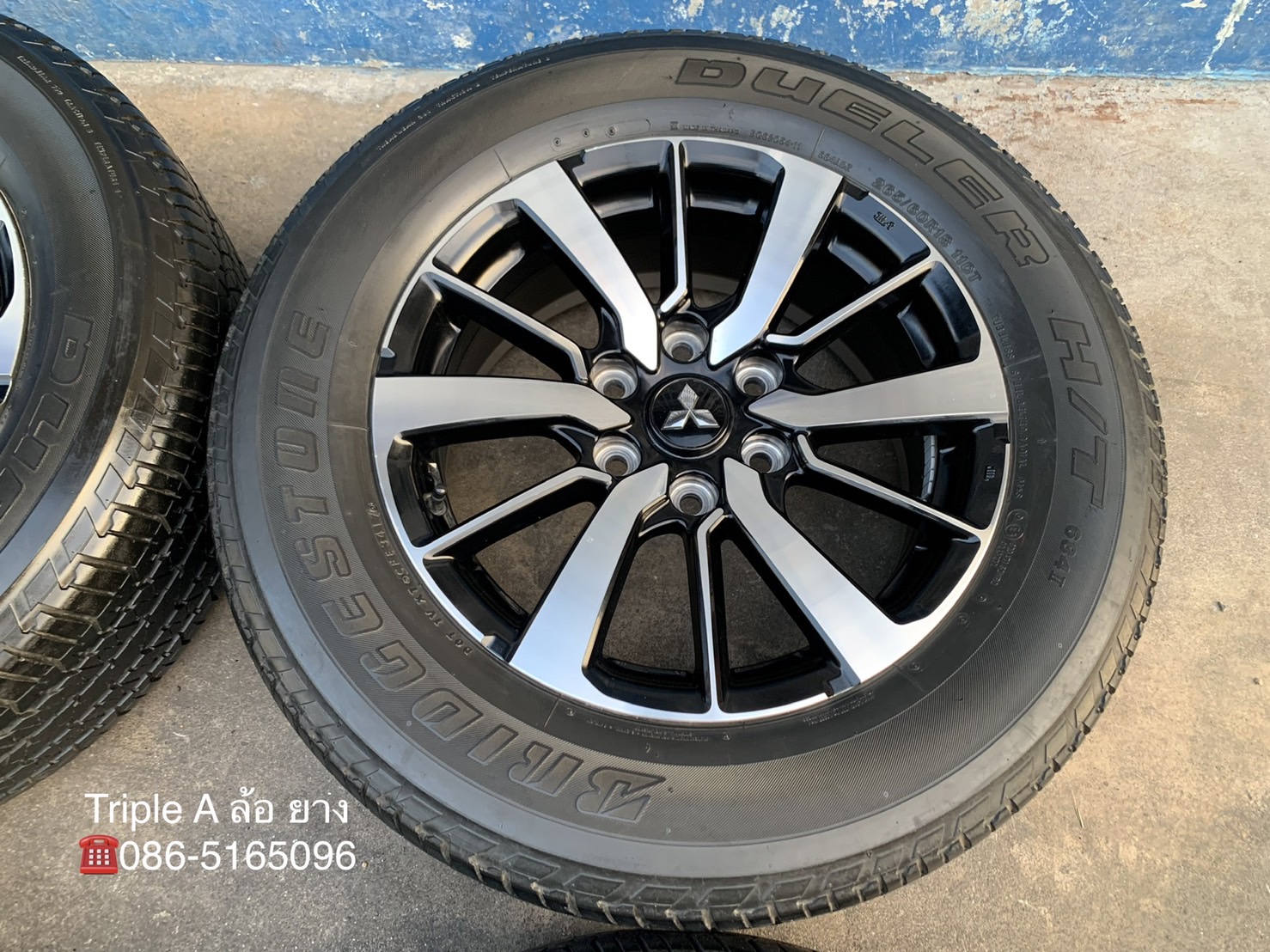 ล้อแม็ก Mitsu Pajero Sport ขอบ 18 แถมยาง 265-60-18 Bridgestone ปี 17