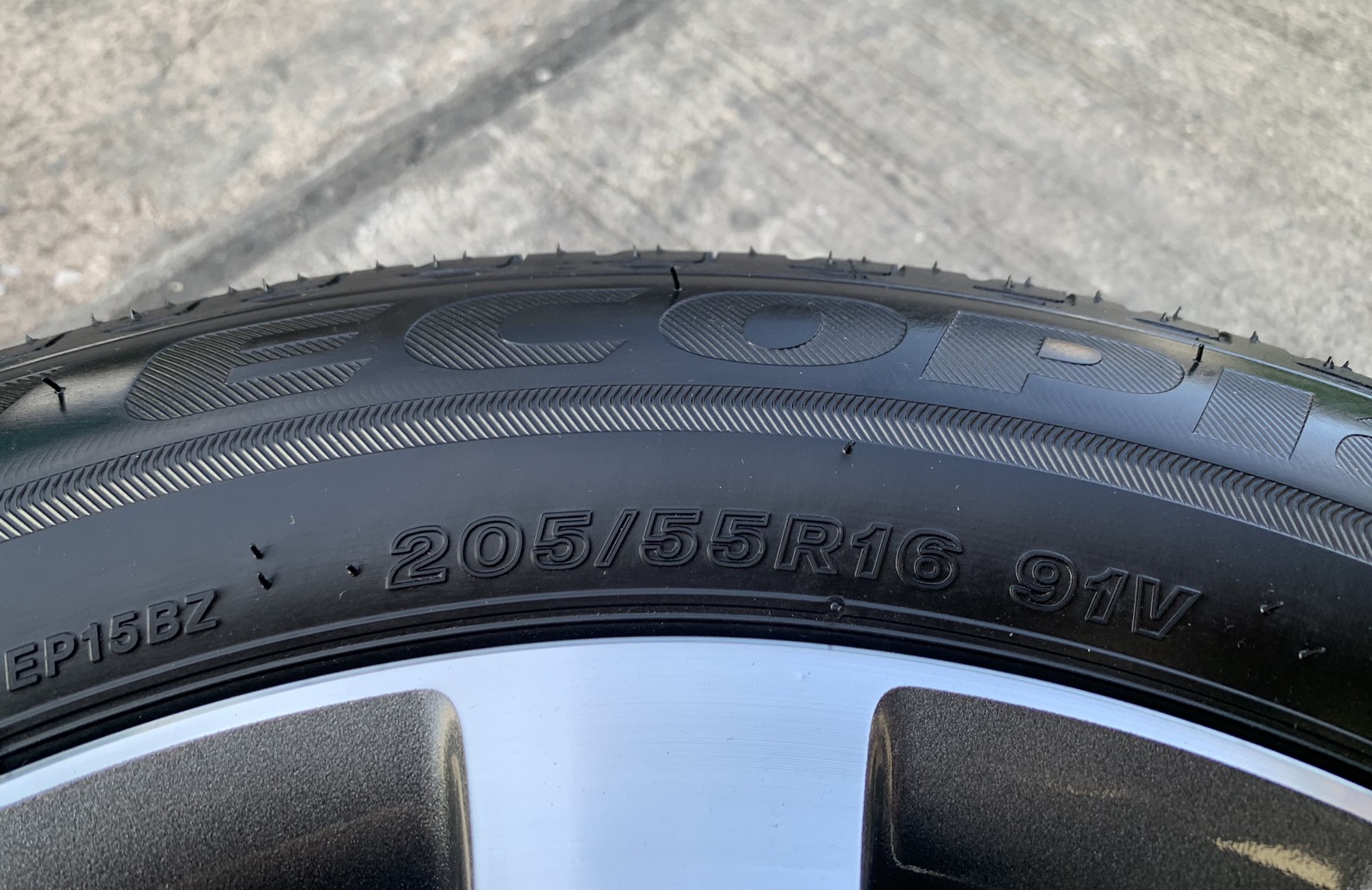 ล้อแม็ก 5รู114 Honda Civic FD ตัวท็อป ขอบ 16 สีเทาหน้าเงา พร้อมยาง 205-55-16 Bridgestone ปี 19 สวยๆ ล้อแม็ก 5รู114 Honda Civic FD ตัวท็อป ขอบ 16 สีเทาหน้าเงา พร้อมยาง 205-55-16 Bridgestone ปี 19 สวยๆ