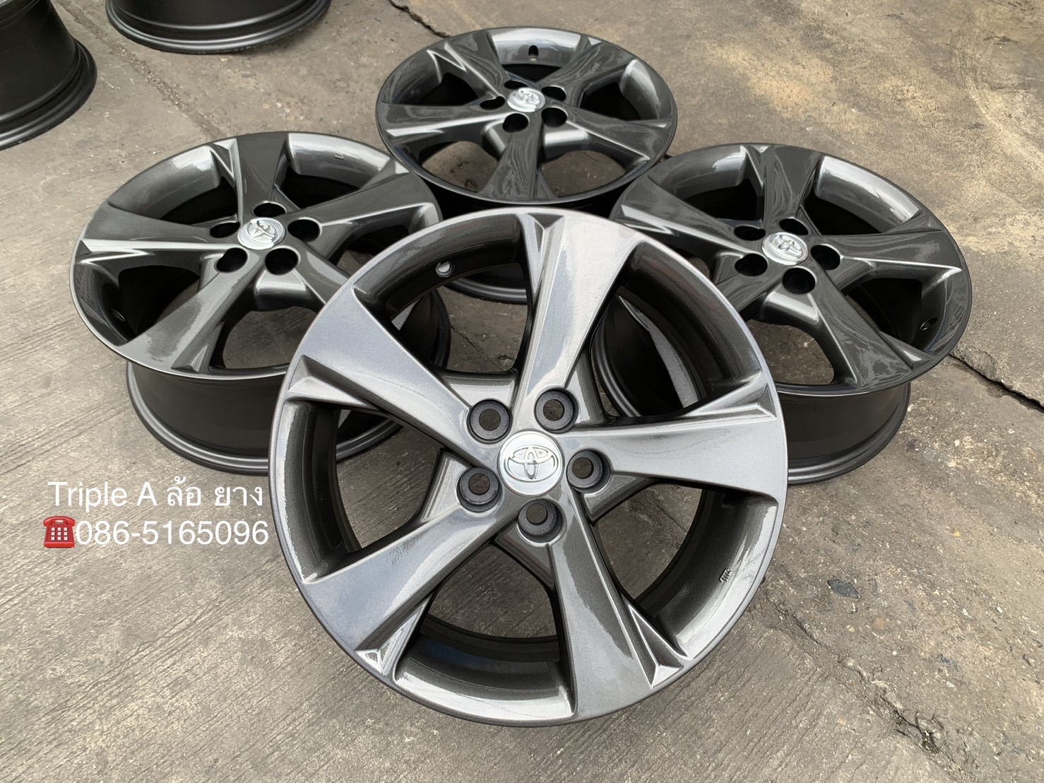 ล้อแม็ก 5รู100 Toyota Altis ขอบ 16 สีเทากัน ใส่กับ Altis ,Prius ,Wish ,Corona 5รู100 ได้เลย
