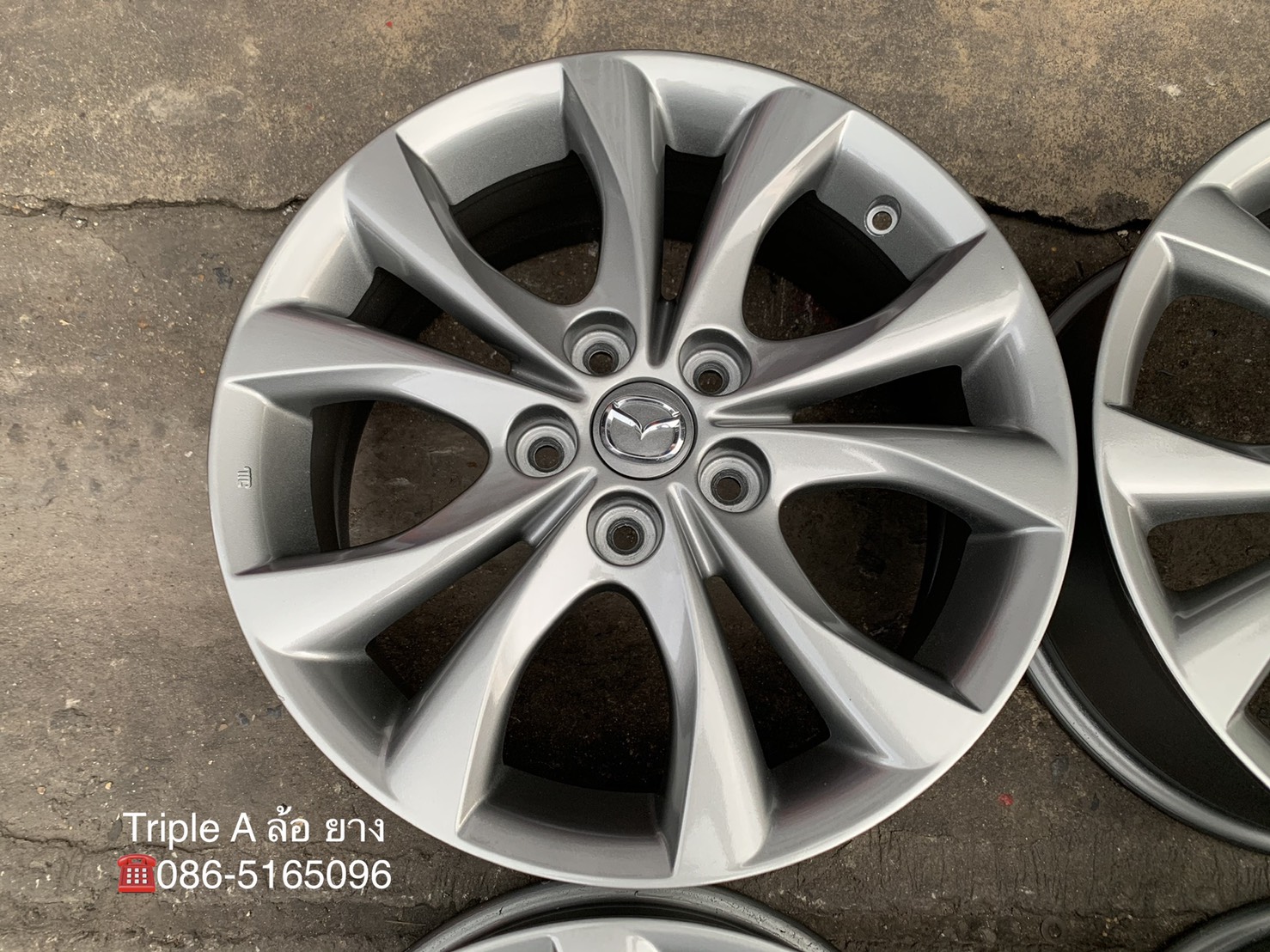 ล้อแม็ก Mazda 3 ขอบ 17 สีเทา สวยๆ