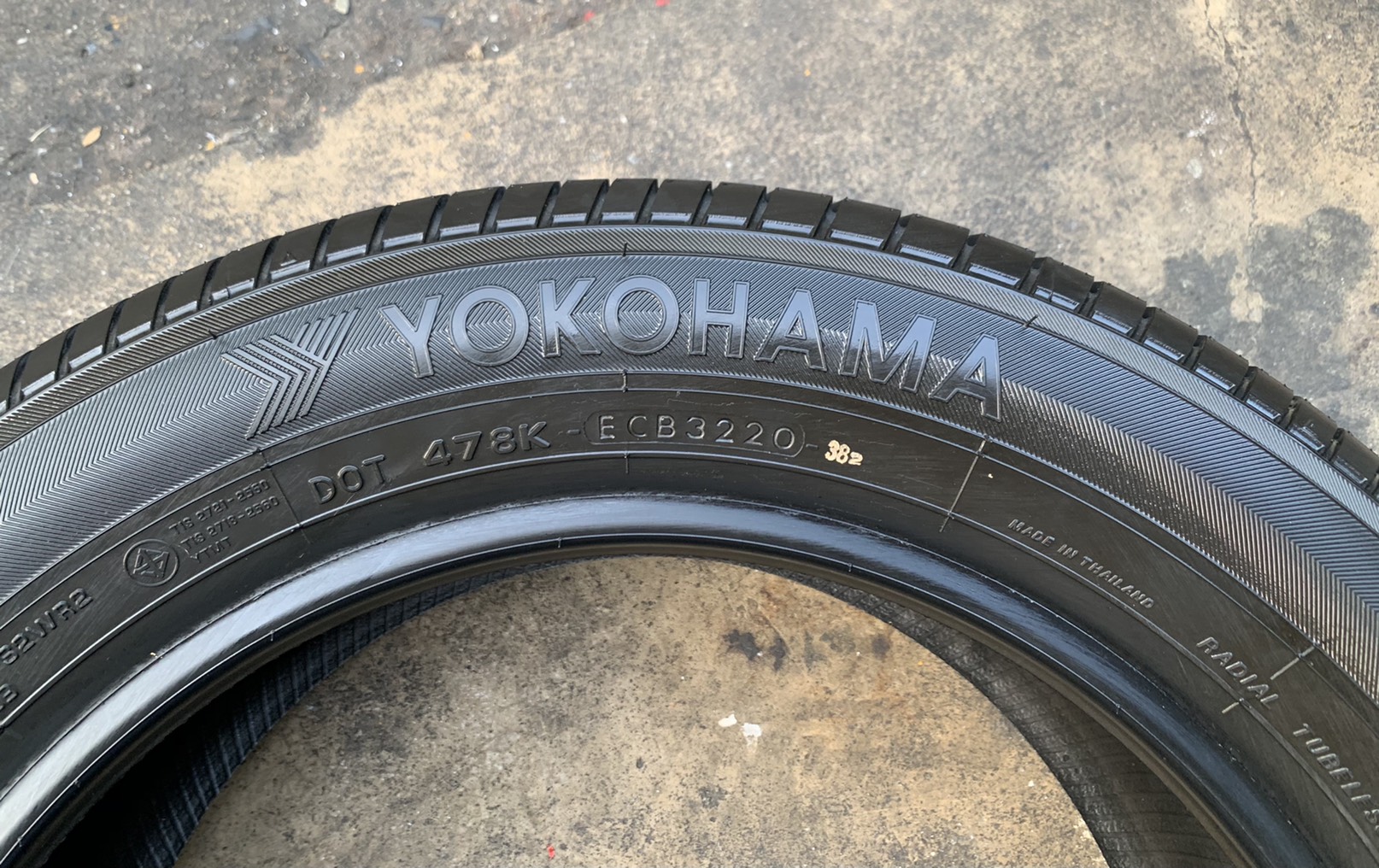 ยางใหม่ 205-55-16 Yokohama ปี 20 ใหม่กริ๊บๆทุกเส้น ยางใหม่ 205-55-16 Yokohama ปี 20 ใหม่กริ๊บๆทุกเส้น