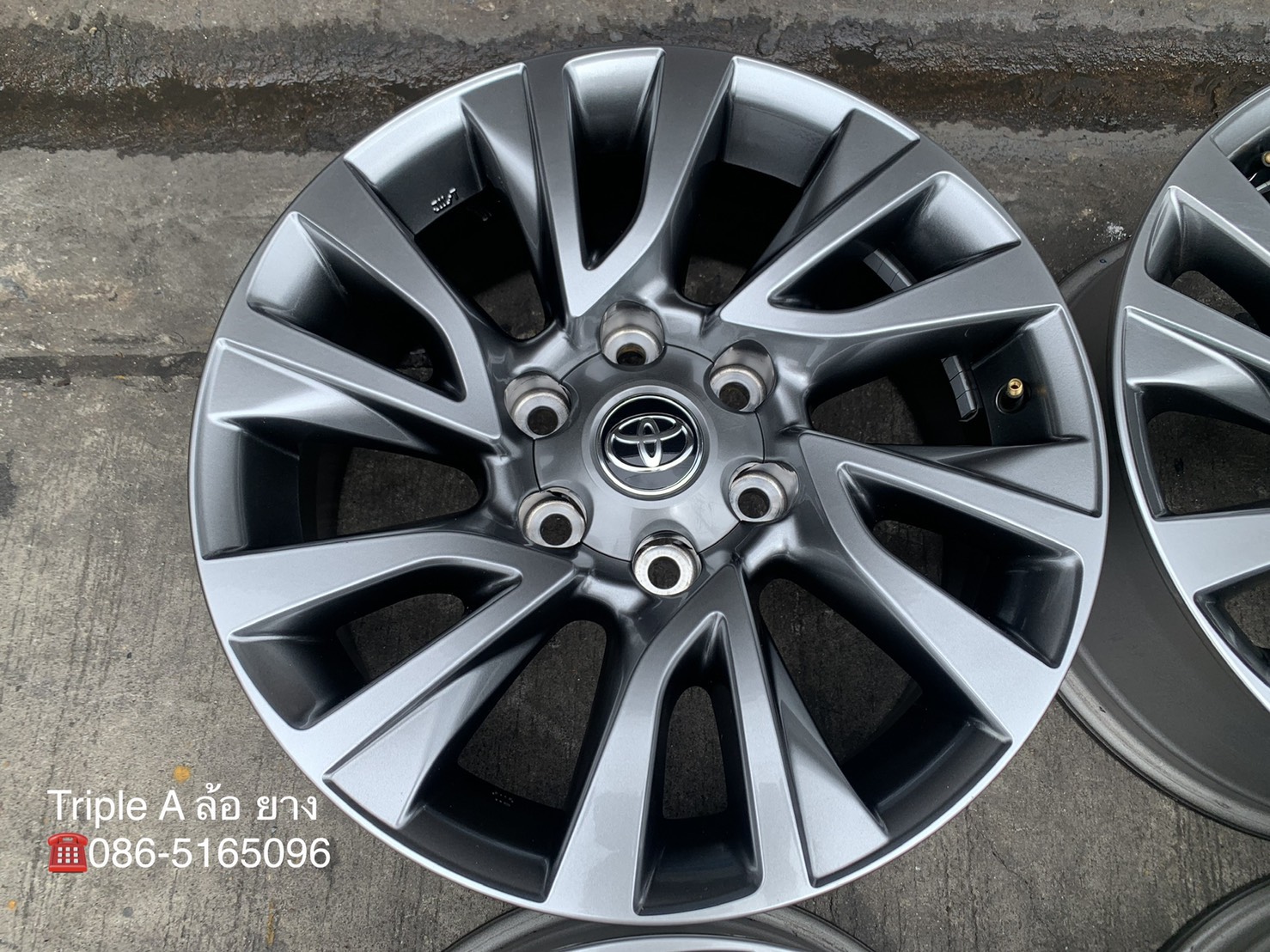 ล้อแม็กป้ายแดง Toyota Fortuner รุ่นใหม่ล่าสุด ขอบ 18 สีไฮเปอร์ สวยกริ๊บ ล้อแม็กป้ายแดง Toyota Fortuner รุ่นใหม่ล่าสุด ขอบ 18 สีไฮเปอร์ สวยกริ๊บ