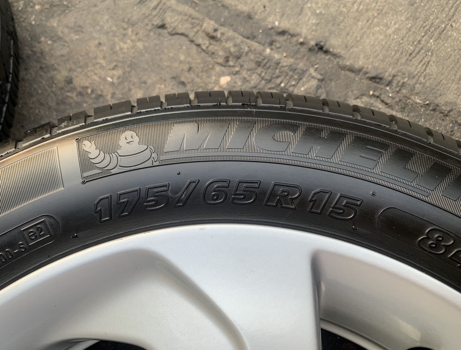 ล้อแม็ก Honda City ลายใบพัด ขอบ 15 พร้อมยาง 175-65-15 Michelin ปี 17 ล้อแม็ก Honda City ลายใบพัด ขอบ 15 พร้อมยาง 175-65-15 Michelin ปี 17