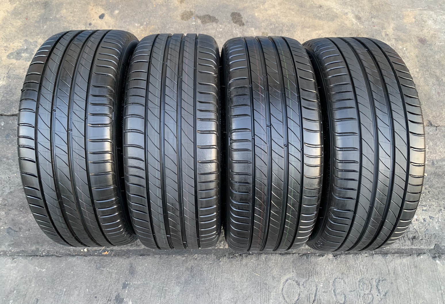 ล้อแม็กป้ายแดง 5รู100 Toyota Altis GR SPORT รุ่นใหม่ล่าสุด ขอบ 17 พร้อมยางป้ายแดง 225-45-17 Michelin ล้อแม็กป้ายแดง 5รู100 Toyota Altis GR SPORT รุ่นใหม่ล่าสุด ขอบ 17 พร้อมยางป้ายแดง 225-45-17 Michelin