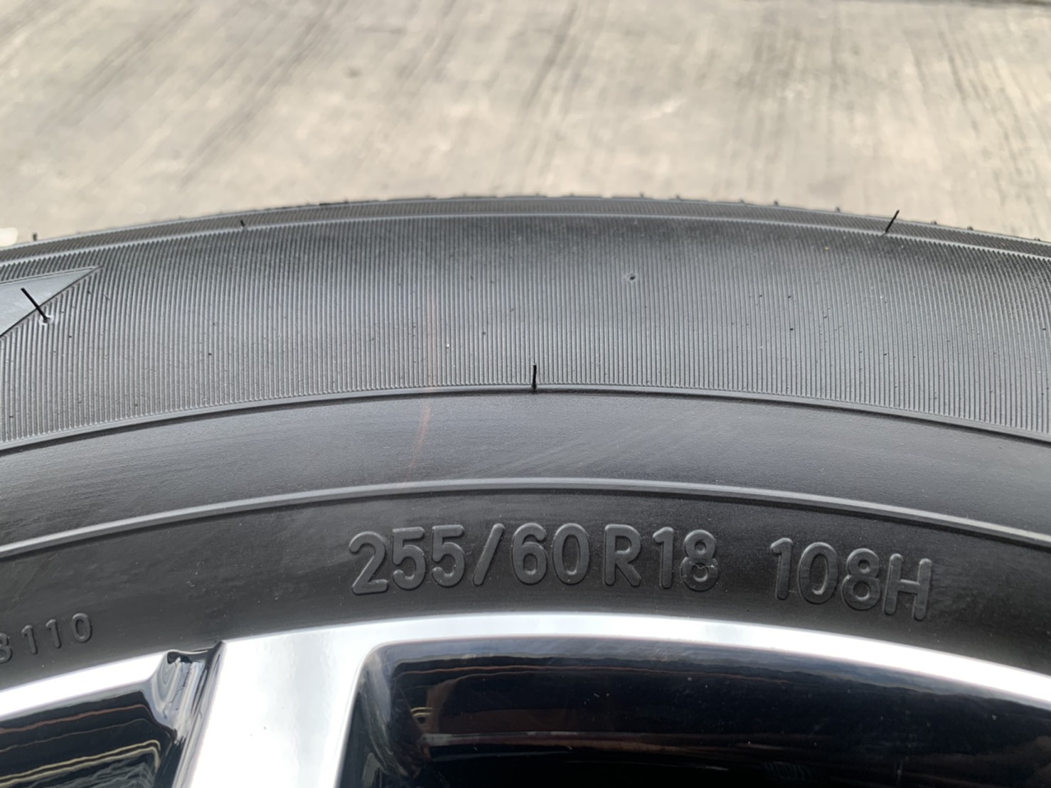 ล้อแม็กป้ายแดง ISUZU MU-X The ONYX รุ่นใหม่ ขอบ 18 พร้อมยางป้ายแดง 255-60-18 TOYO สวยกริ๊บ ล้อแม็กป้ายแดง ISUZU MU-X The ONYX รุ่นใหม่ ขอบ 18 พร้อมยางป้ายแดง 255-60-18 TOYO สวยกริ๊บ