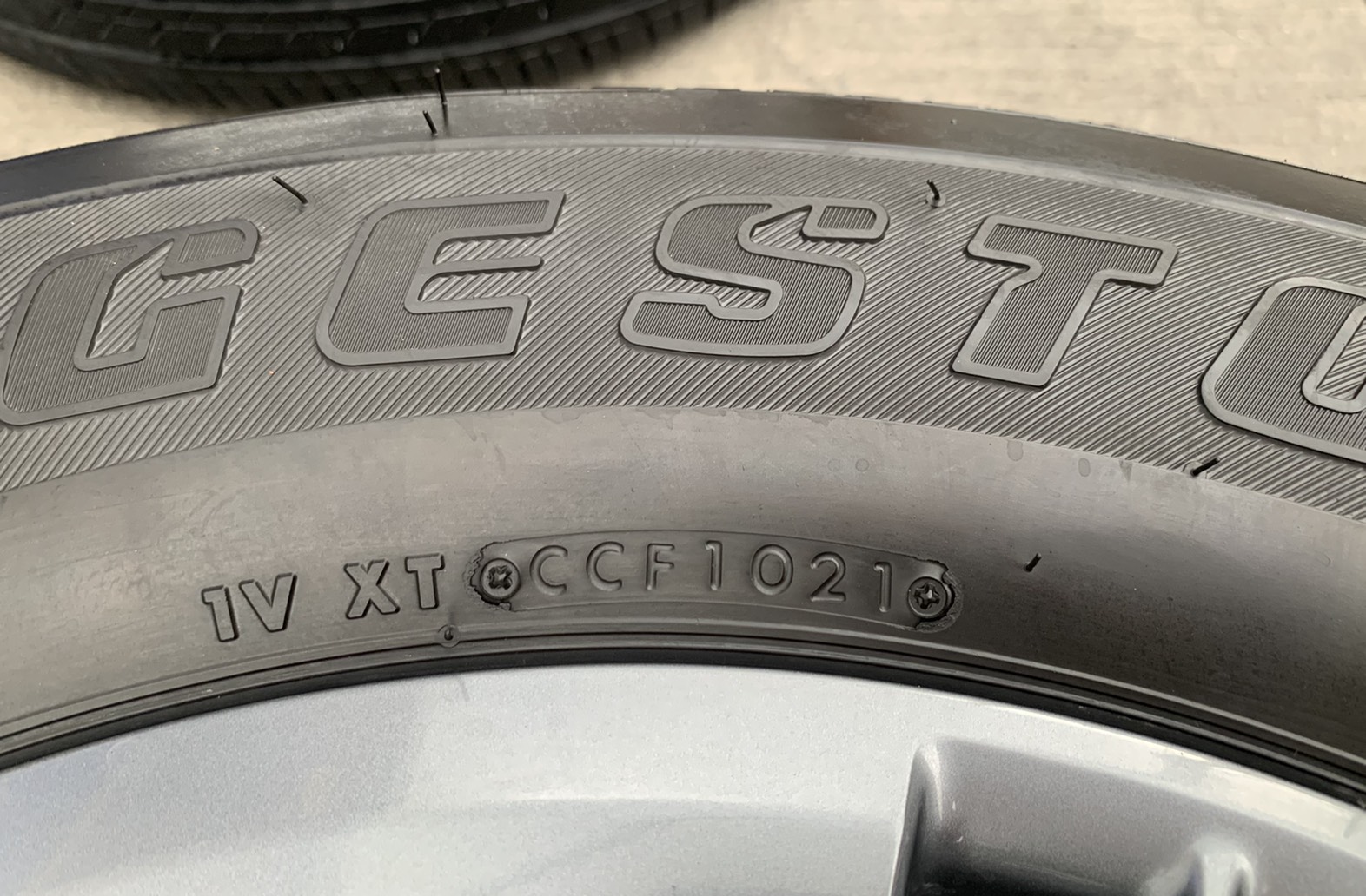 ล้อแม็กป้ายแดง ISUZU D-Max รุ่นใหม่ล่าสุด ขอบ 18 สีเทา พร้อมยางใหม่ป้ายแดง 265-60-18 Bridgestone ปี 21 ใหม่กริ๊บๆ ล้อแม็กป้ายแดง ISUZU D-Max รุ่นใหม่ล่าสุด ขอบ 18 สีเทา พร้อมยางใหม่ป้ายแดง 265-60-18 Bridgestone ปี 21 ใหม่กริ๊บๆ